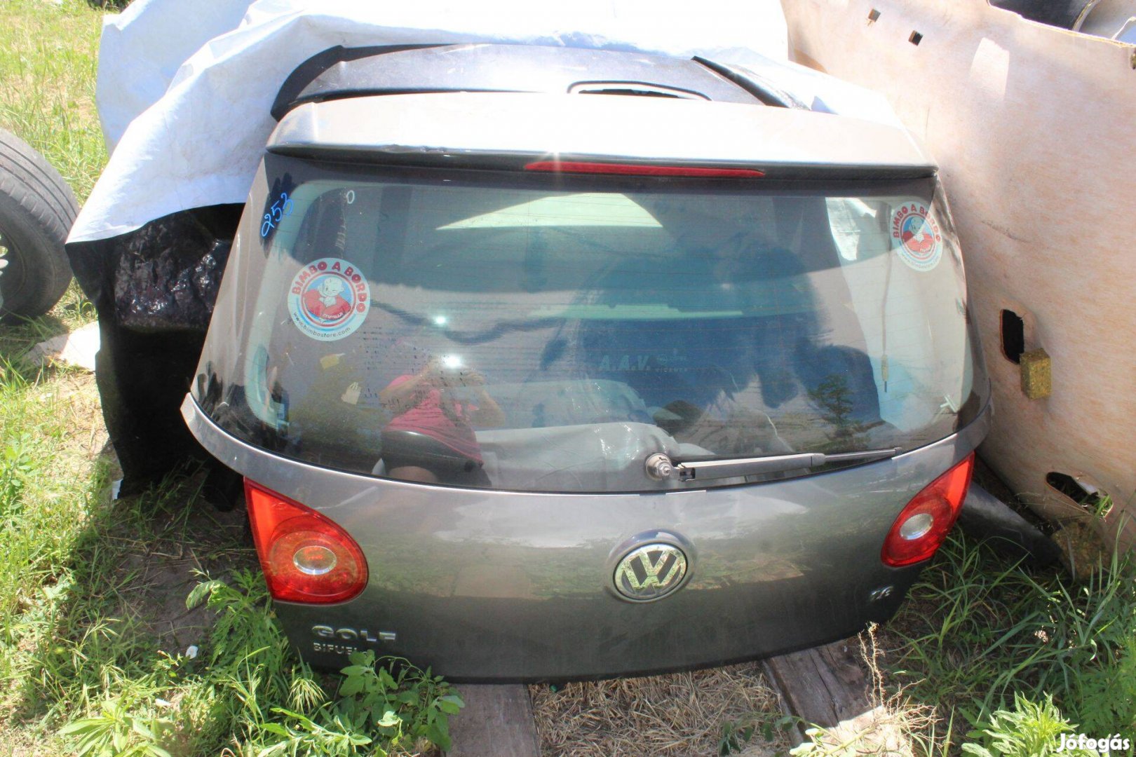 Volkswagen Golf V csomagtérajtó üresen, szélvédővel (253)