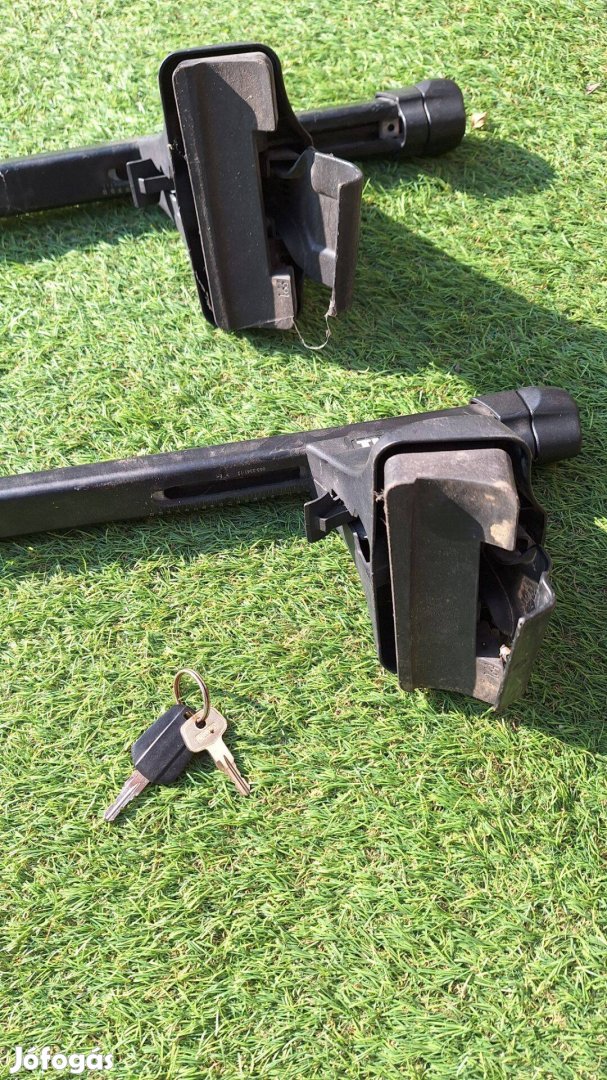 Volkswagen Golf V felni nyári gumival és tetőcsomagtartó