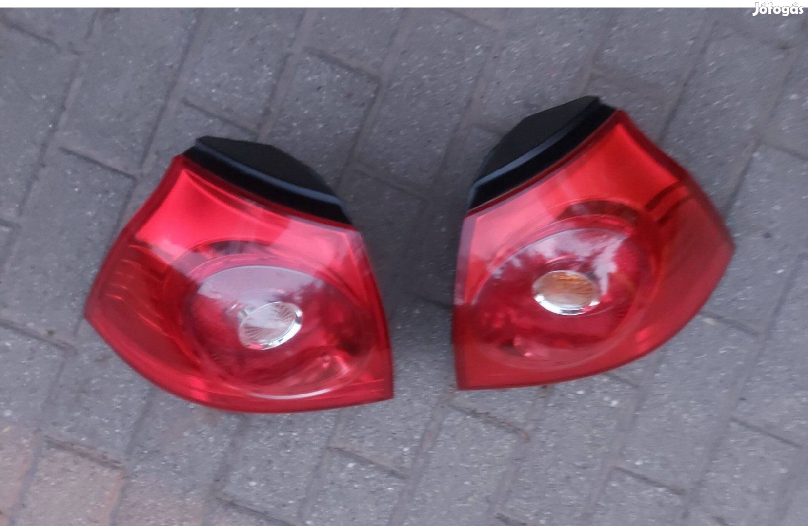 Volkswagen Golf V jobb és bal hátsó lámpa, foglalattal