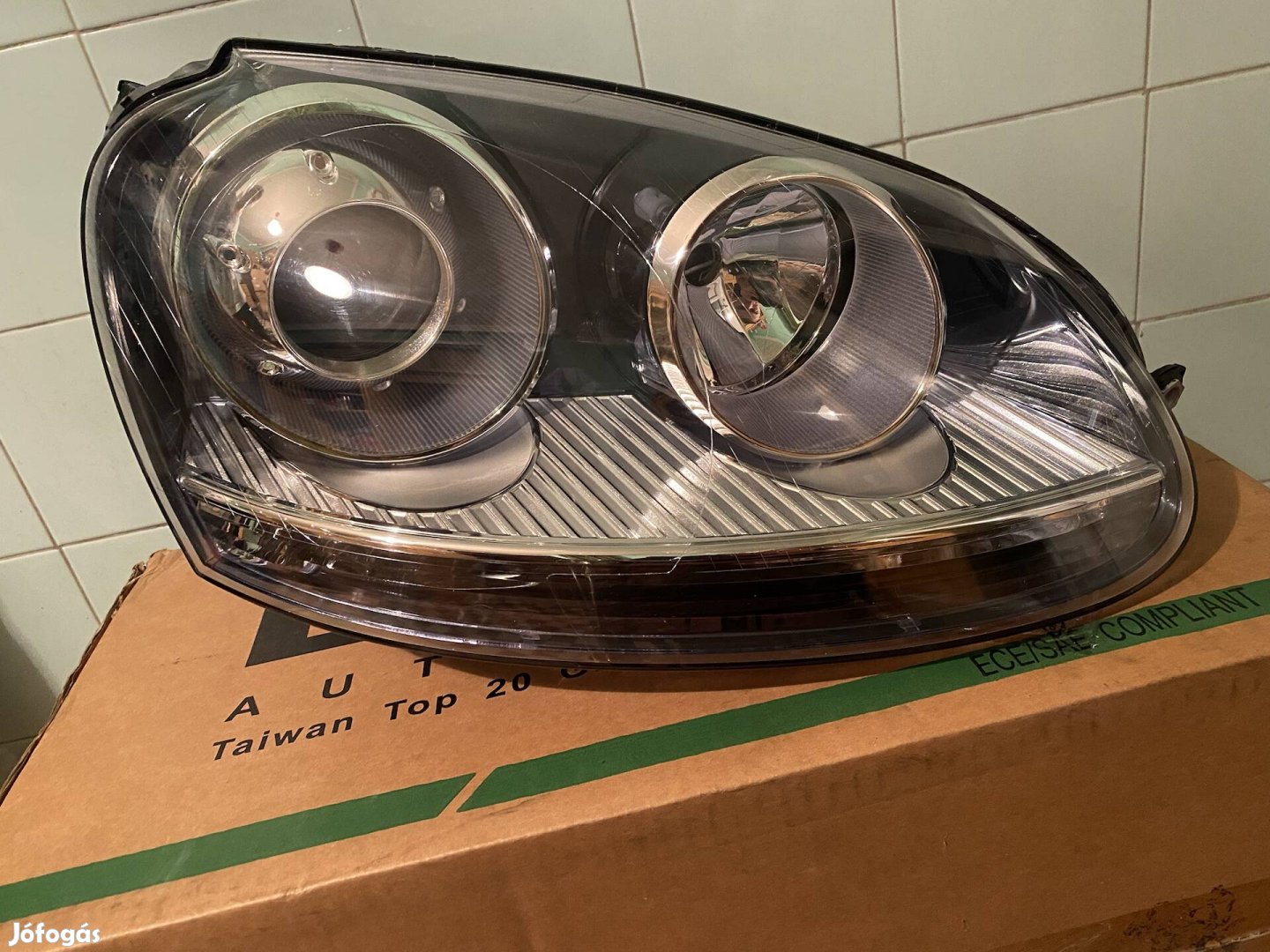 Volkswagen Golf Xenon fényszóró
