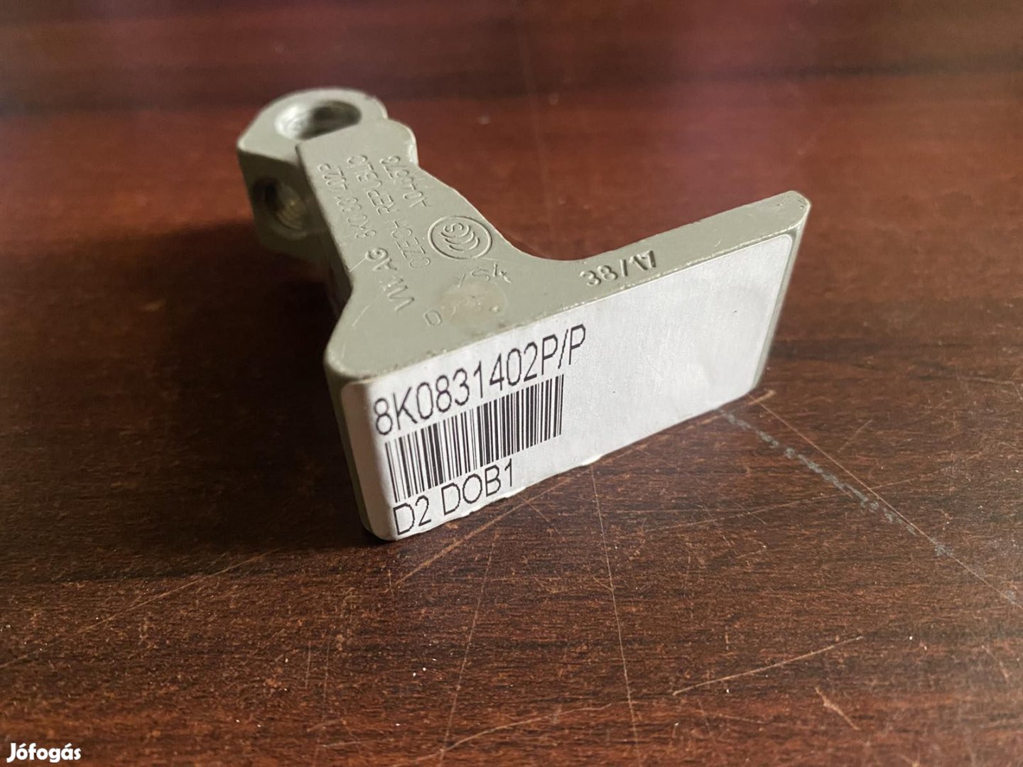 Volkswagen Golf jobb hátsó ajtó felső zsanér 8K0831402P