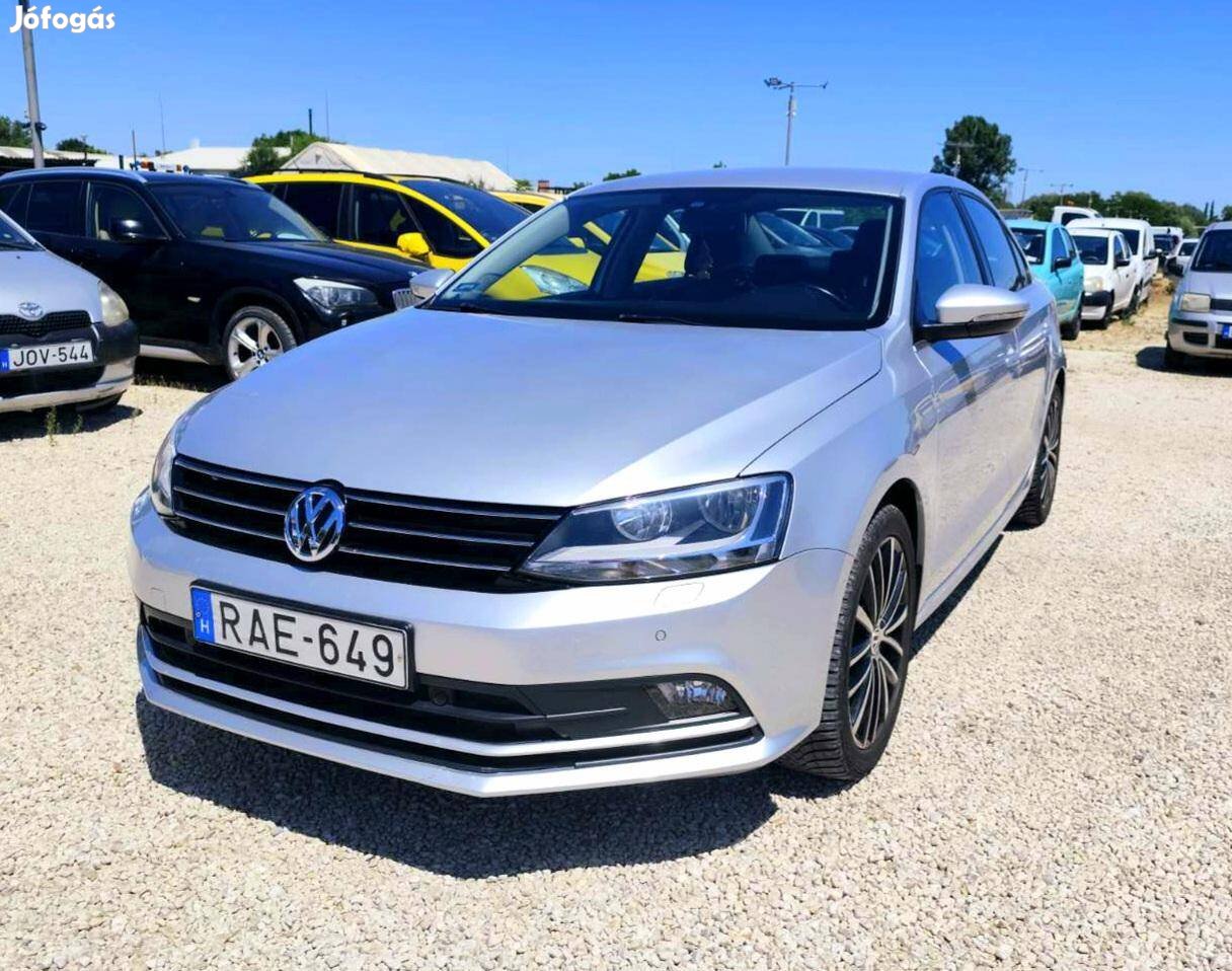 Volkswagen Jetta VI 2.0 TDI BMT Highline DSG MO...