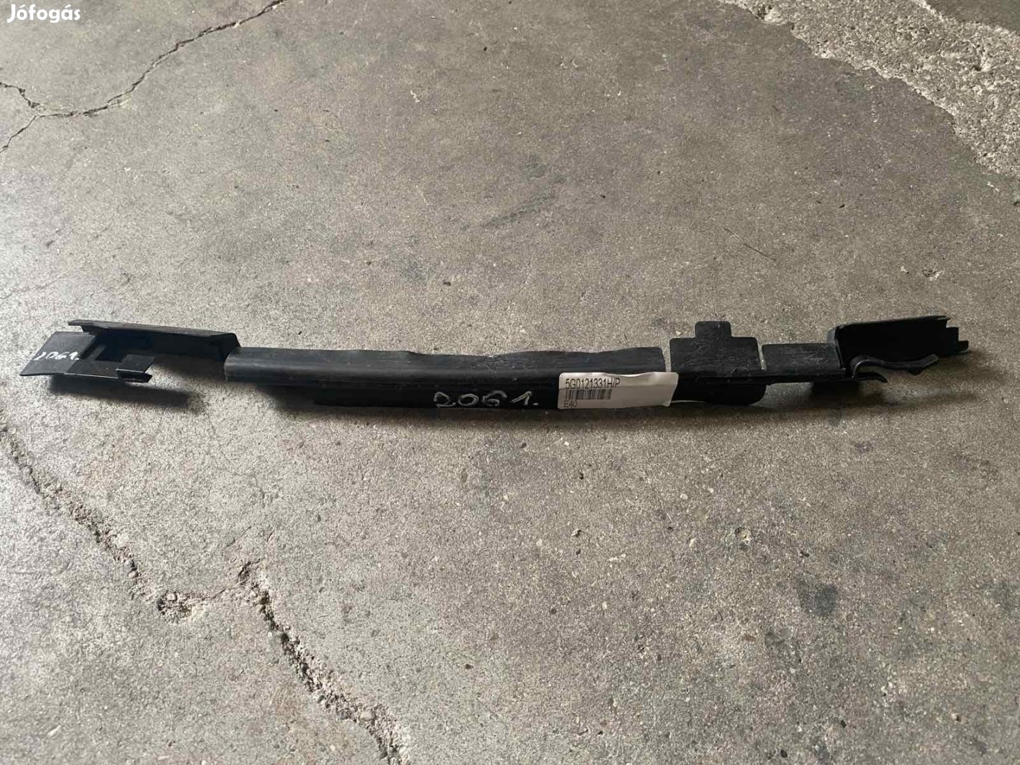 Volkswagen Jetta bal radiátor  légterelő 5G0121331H eladó