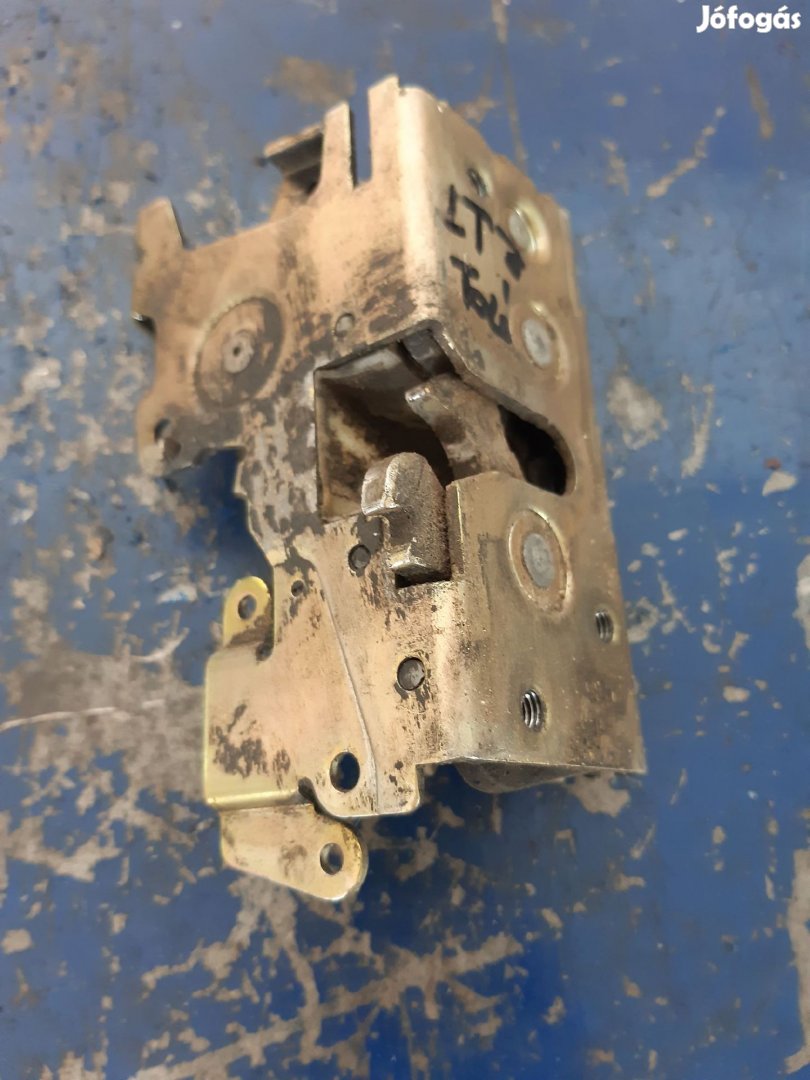 Volkswagen LT 28 Jobb Tolóajtó Zárszerkezet