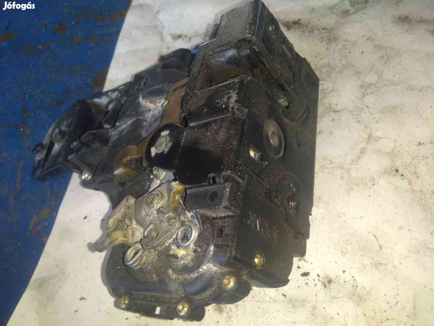 Volkswagen LT 35 Bal Első Ajtó Zárszerkezet Központizár