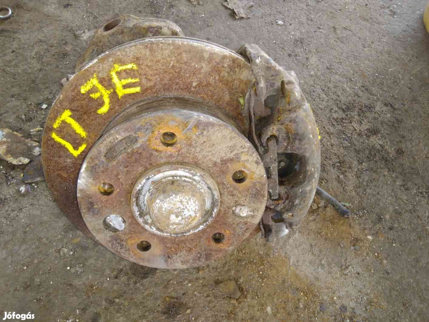 Volkswagen LT 35 Jobb Első Csonkállvány Kerékaggyal