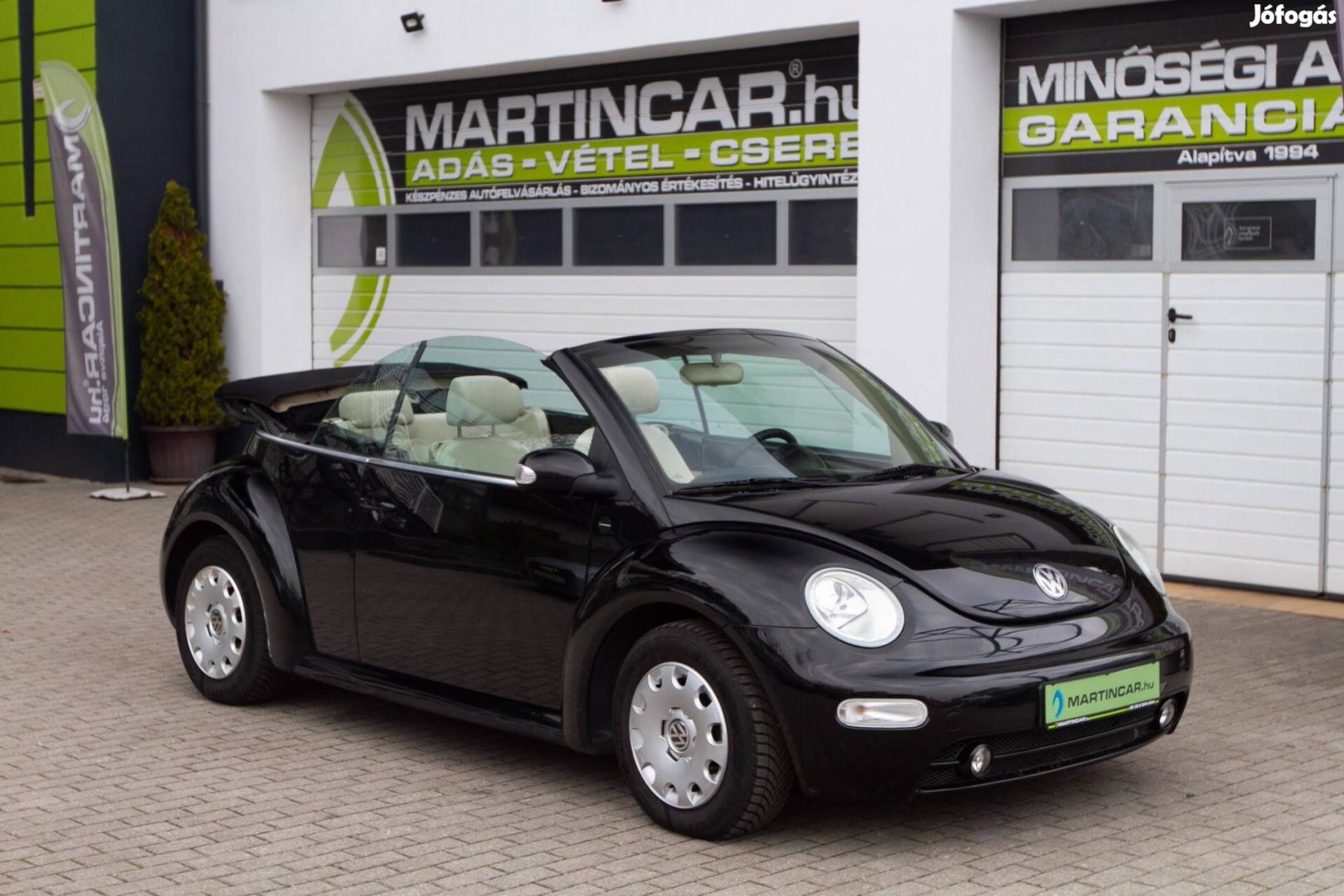 Volkswagen New Beetle Cabrio 1.6 Deep Black Edi...