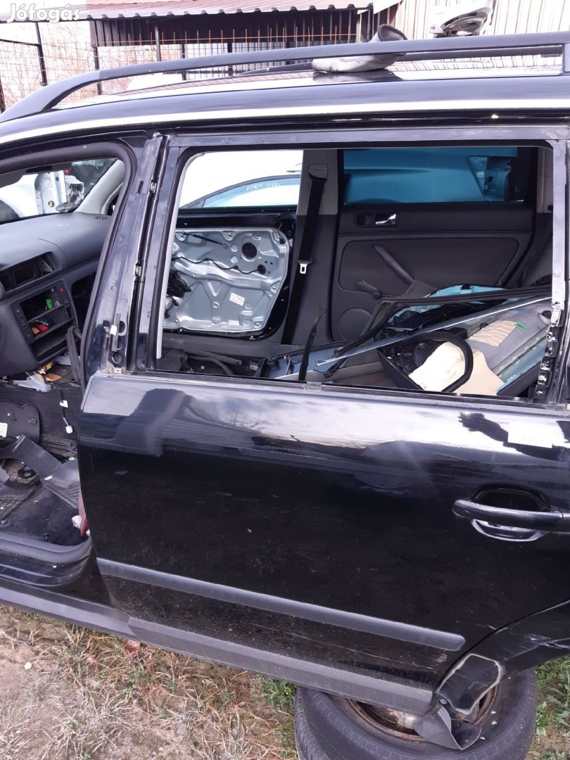Volkswagen Passat B5 01-05 Bal Hátsó Ajtó