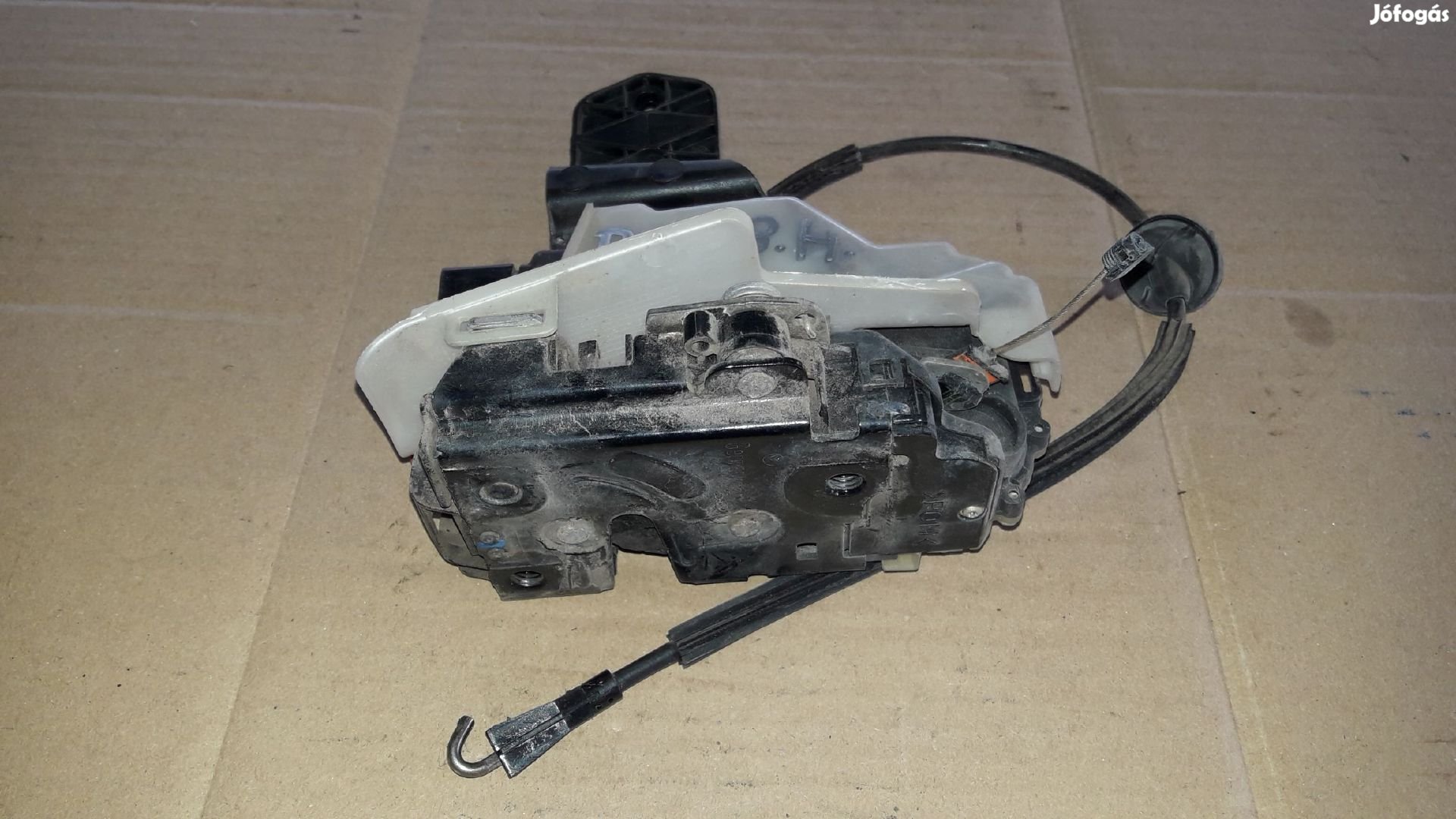 Volkswagen Passat B5 01-05 Bal Hátsó Ajtó Zárszerkezet