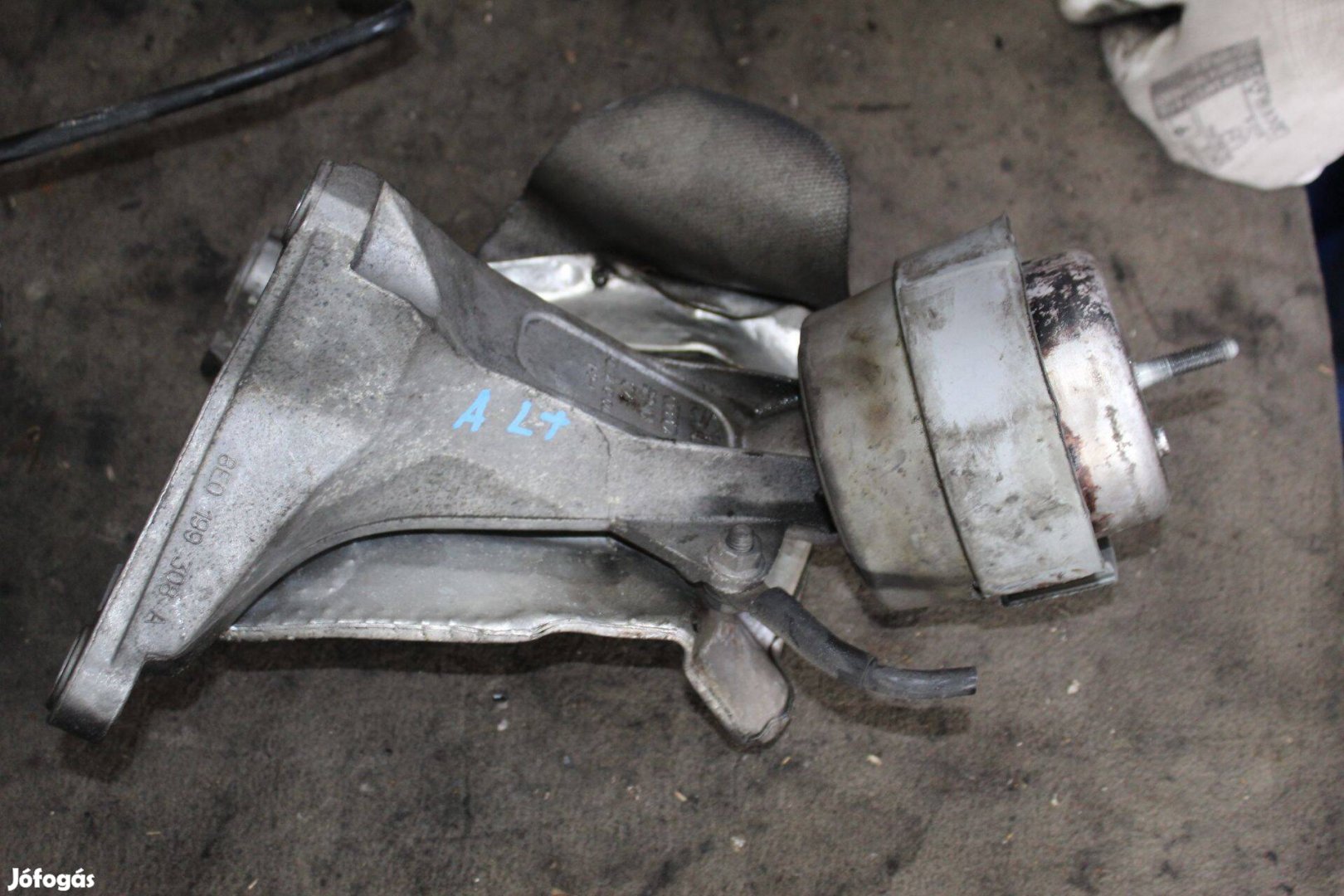 Volkswagen Passat B5 1996-2005 2.0B motortartó bak 8E0199308A