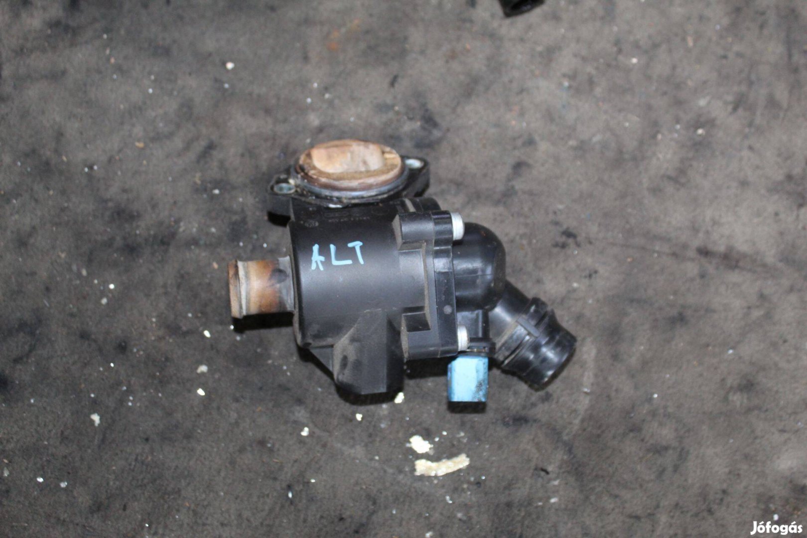 Volkswagen Passat B5 2.0B hűtőfolyadék termosztát 06b121111k