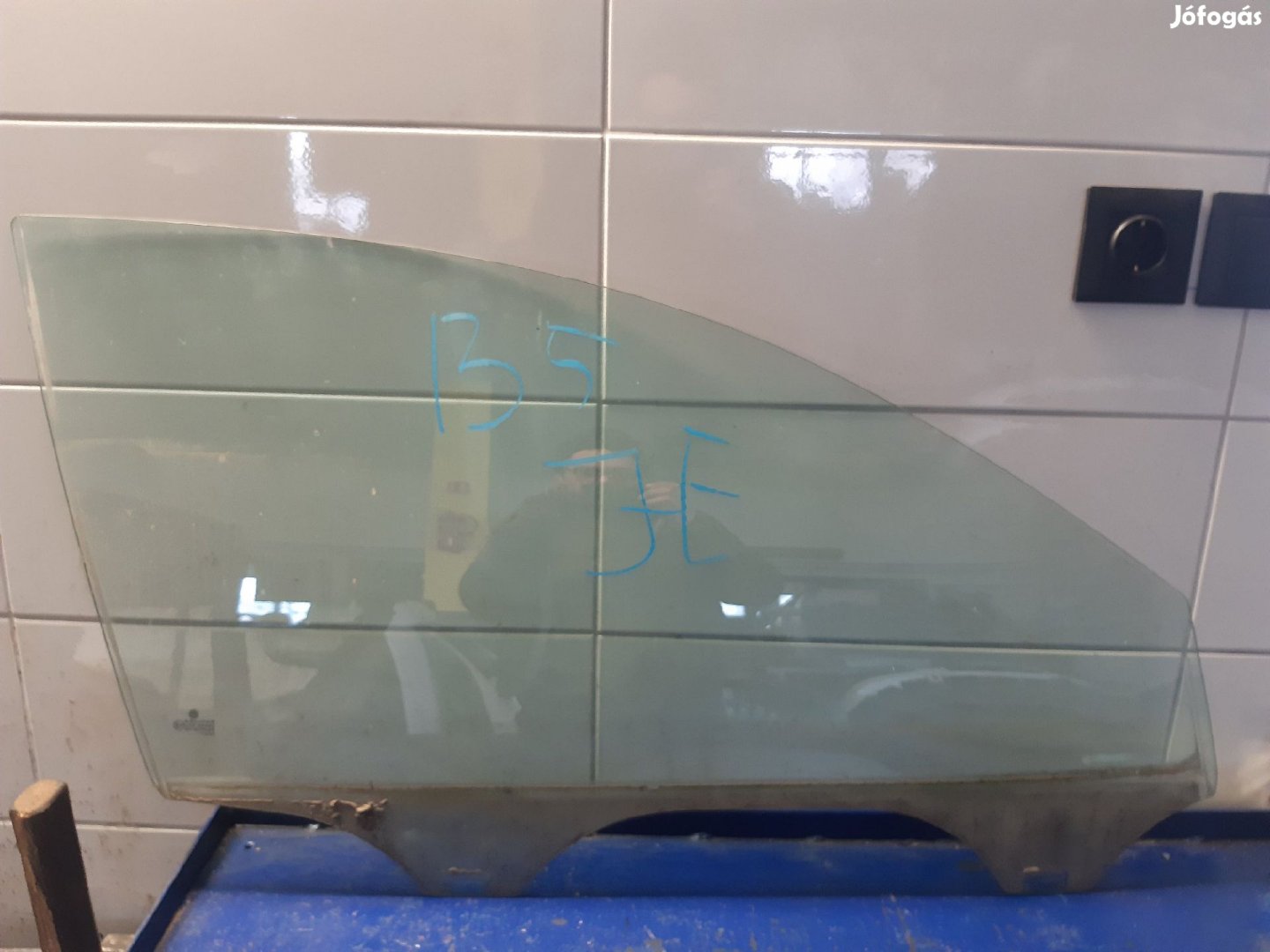 Volkswagen Passat B5 96-05 Jobb Első Lejáró Ablaküveg