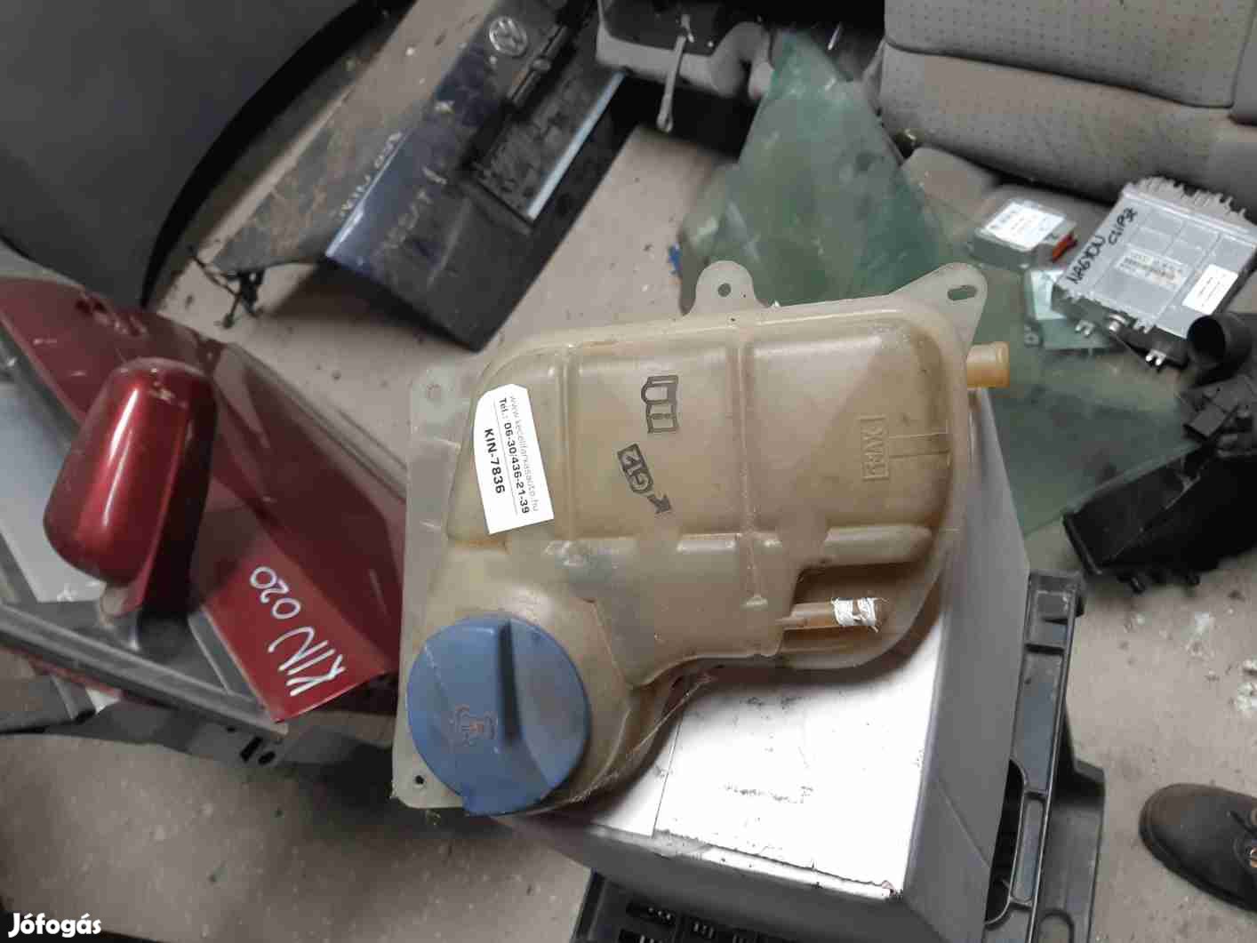 Volkswagen Passat B5 96-05 Kiegyenlítő Tartály
