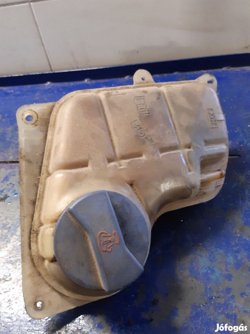 Volkswagen Passat B5 96-05 Kiegyenlítő Tartály