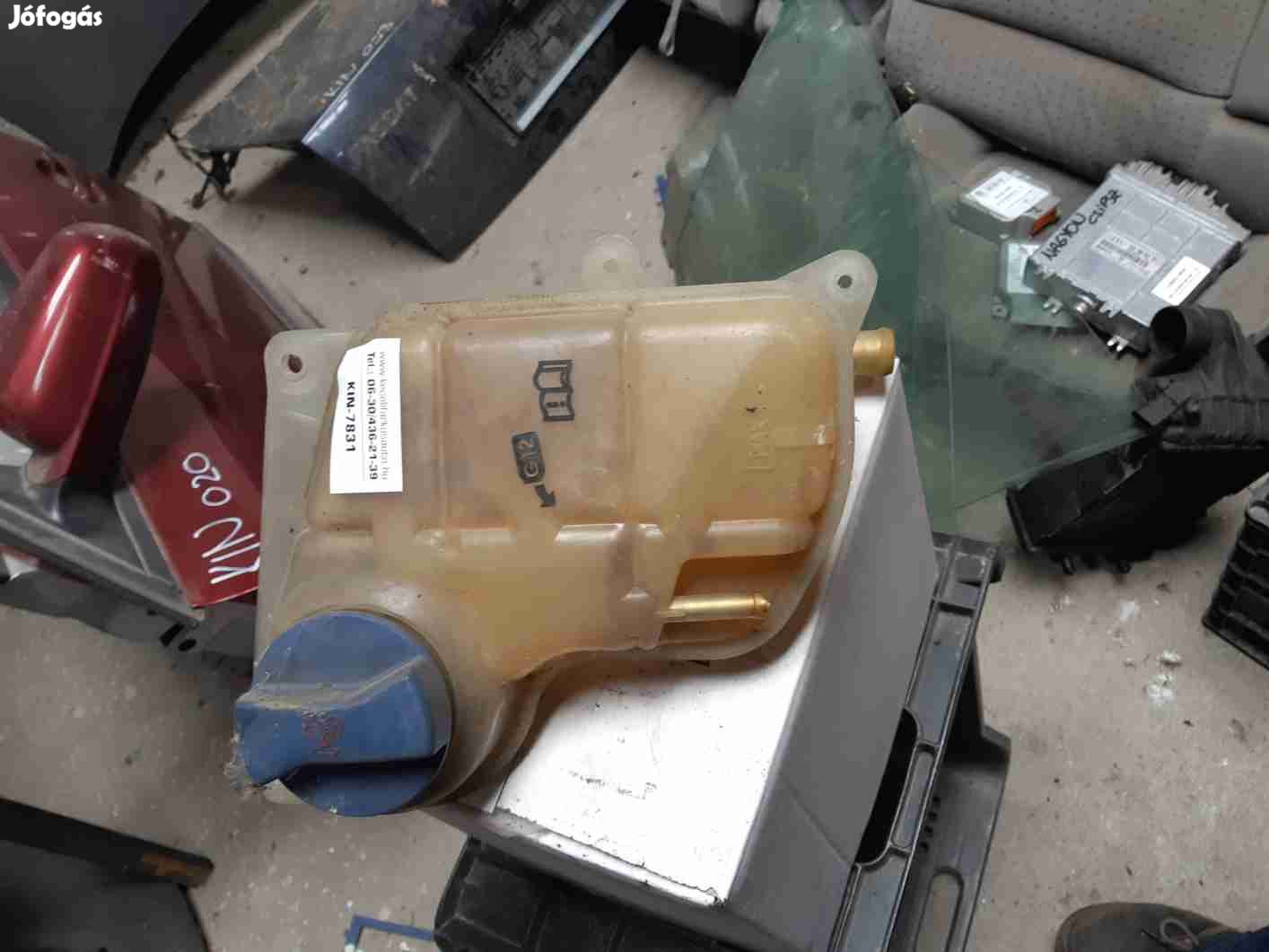 Volkswagen Passat B5 96-05 Kiegyenlítő Tartály