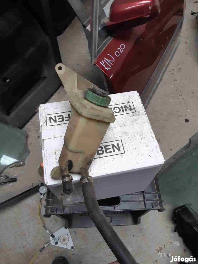 Volkswagen Passat B5 96-05 Szervó Olaj Tartály