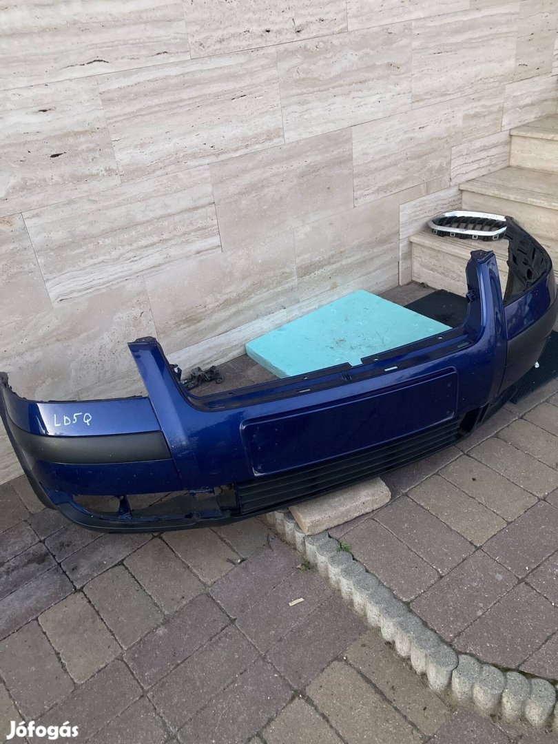 Volkswagen Passat B5 első lökhárító (LD5Q színkód)