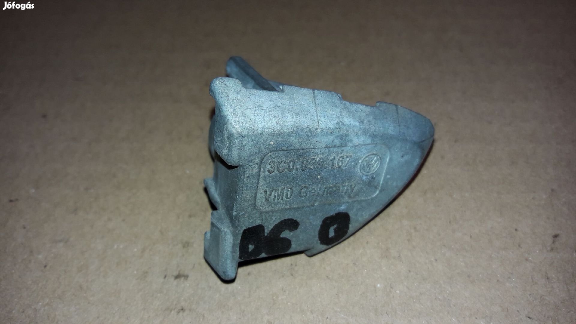 Volkswagen Passat B6 Bal Ajtó Zárbetét Takaró