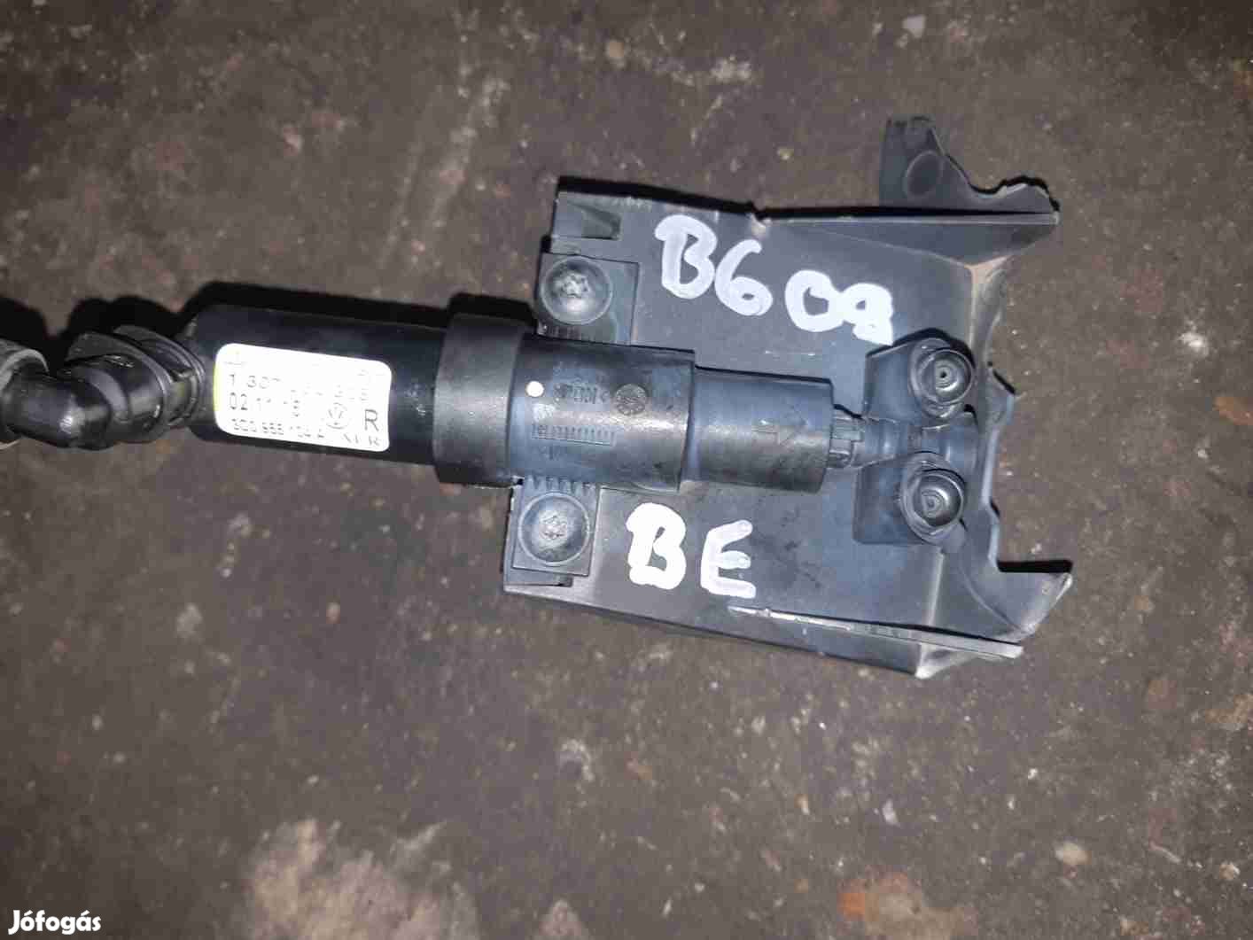 Volkswagen Passat B6 Bal Első Fényszórómosó Fúvóka