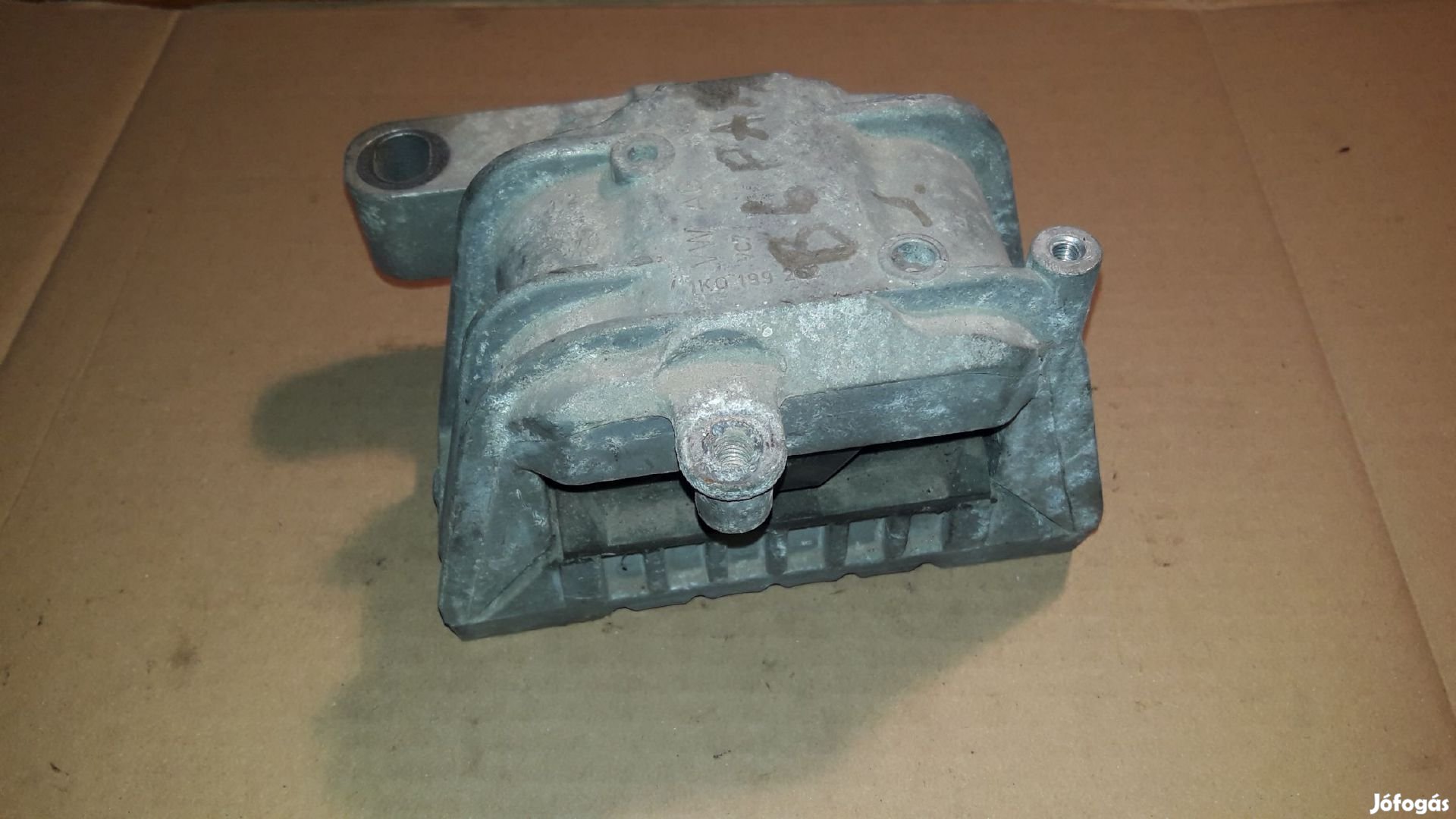 Volkswagen Passat B6 Jobb Motortartó Bak