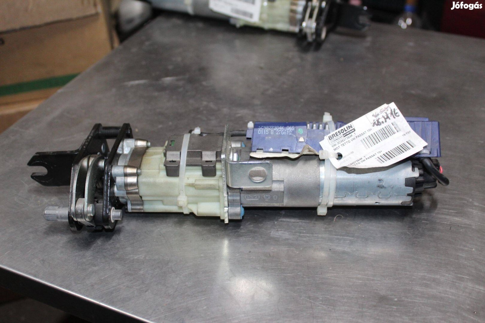 Volkswagen Passat B7 2010-, jobbhátsó csomagtérnyitó motor 3C9827384K