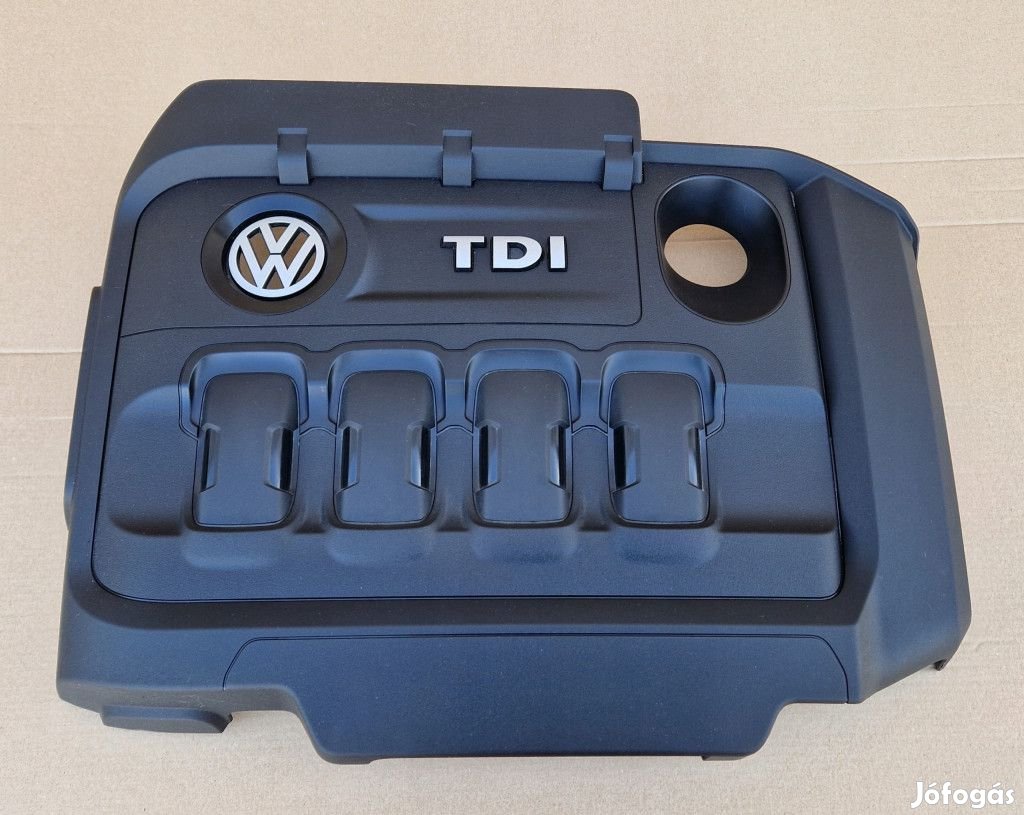 Volkswagen Passat B8 Motorburkolat 03N103925