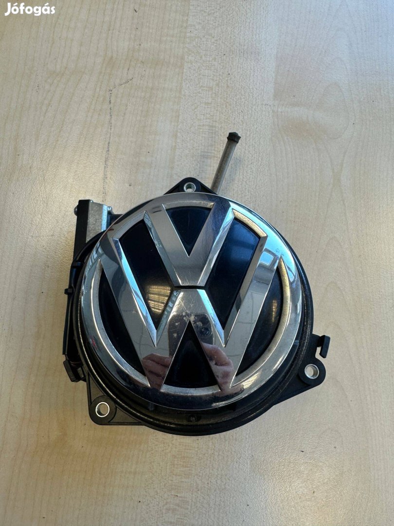 Volkswagen Passat B8 VW hátsó embléma Tolatókamera Kombi