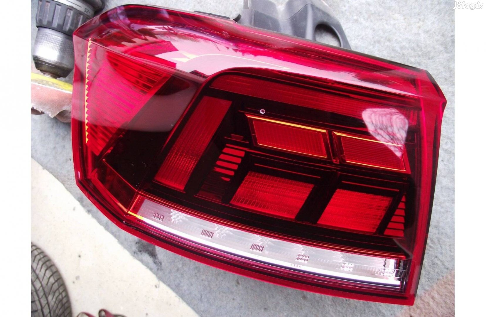 Volkswagen Passat B8 bal hátsó LED lámpa facelift kombi 3G9945095F