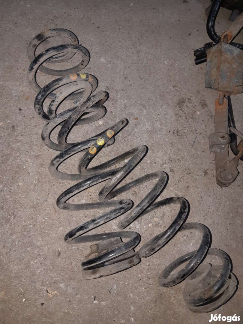 Volkswagen Polo 01- Hátsó Rugó Pár