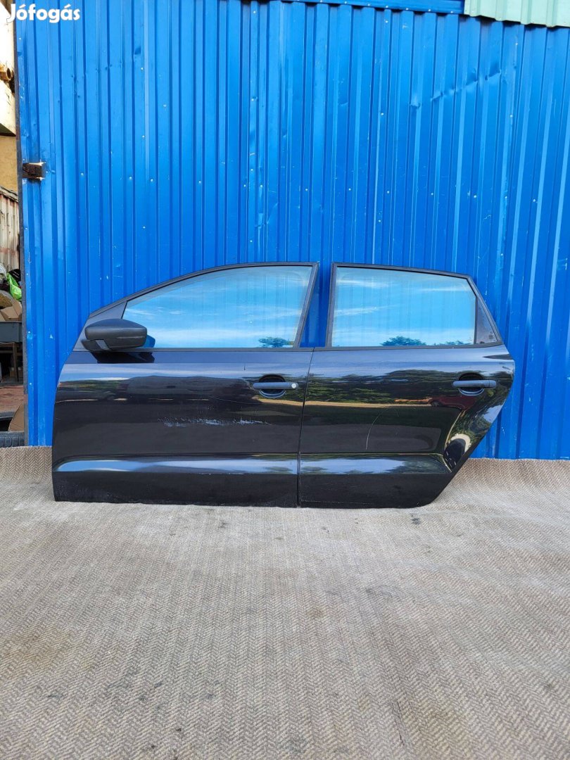 Volkswagen Polo V 5 6R 6C 2008-17 bal hátsó ajtó fekete