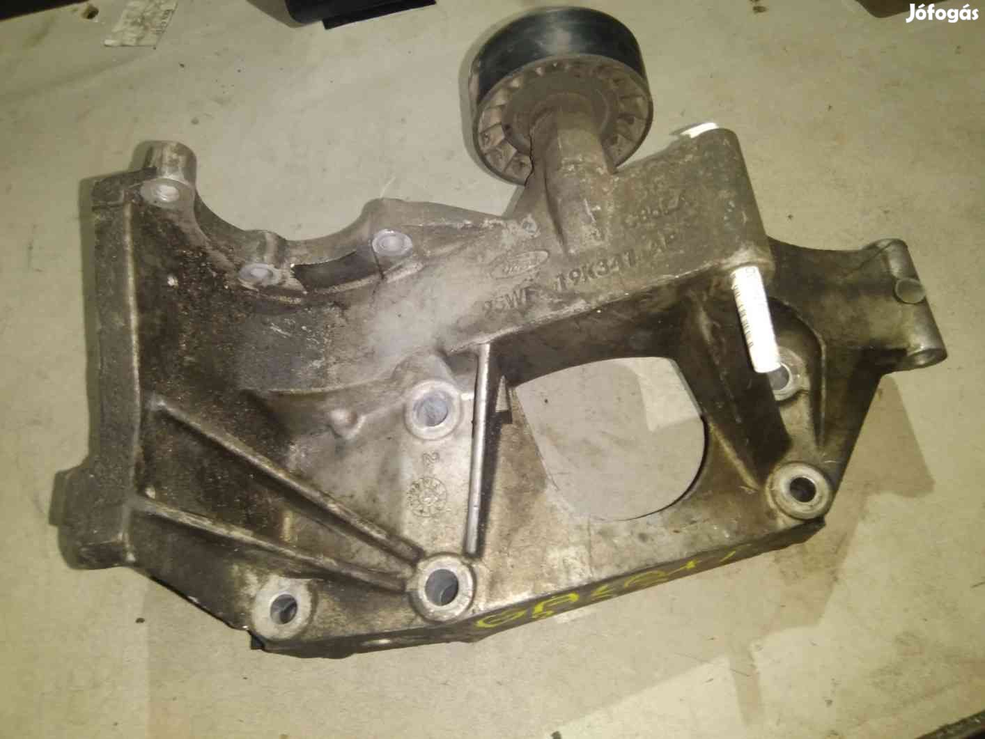 Volkswagen Sharan I Generátor Tartó Bak
