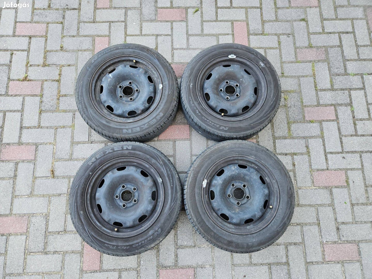 Volkswagen/Skoda/Seat lemezfelni téli gumival (5x112) 185/60 R14