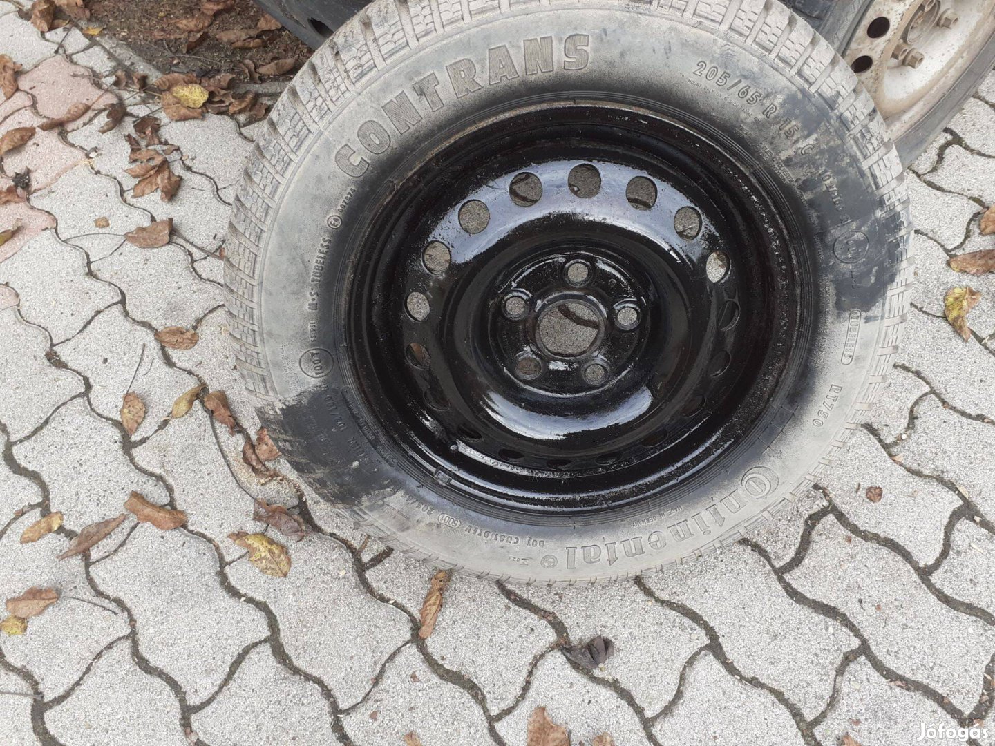 Volkswagen T4-es felni, téli gumival, 20565R15c méretű