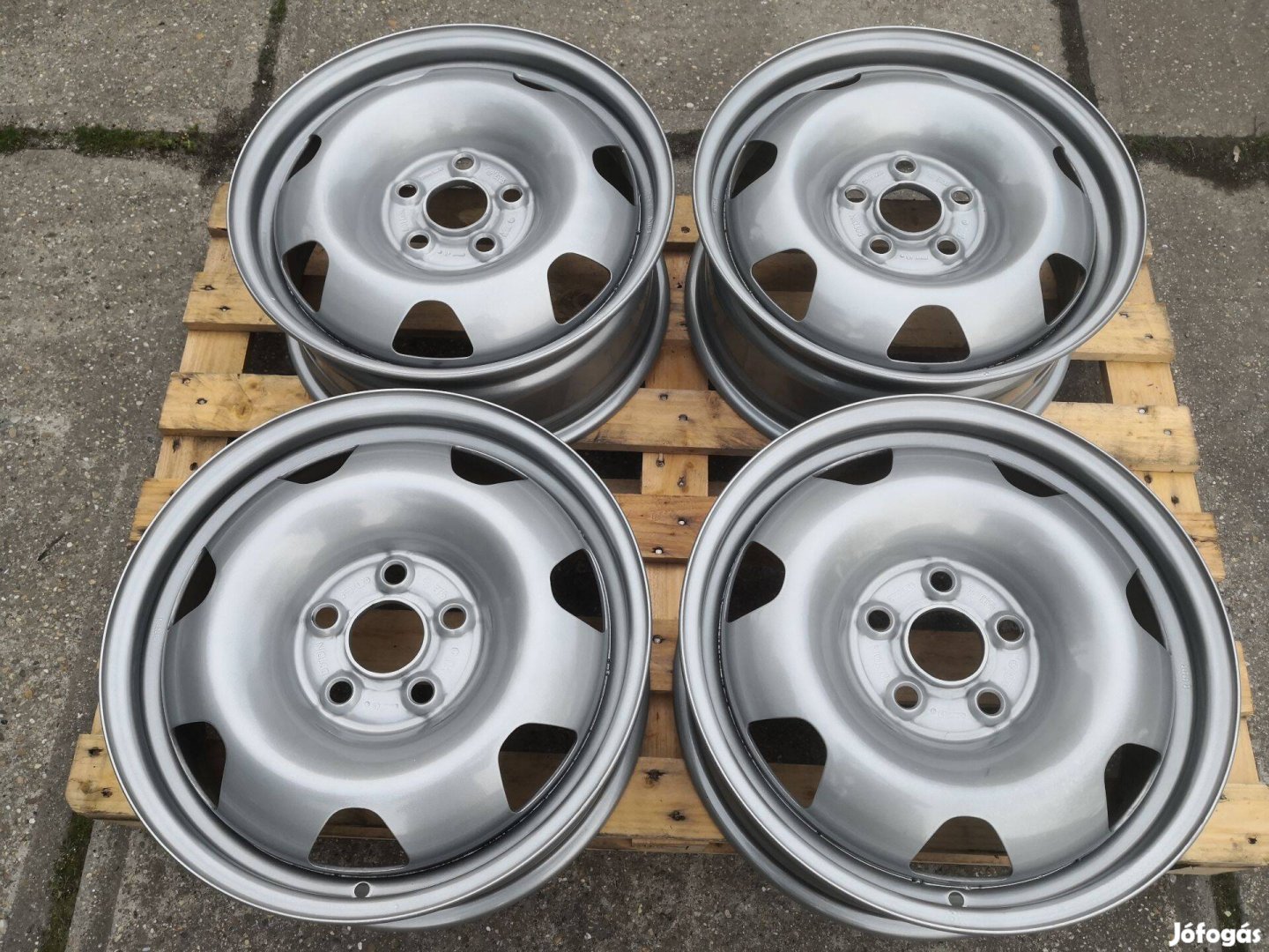 Volkswagen T5 - T6 17-es felújított acélfelni