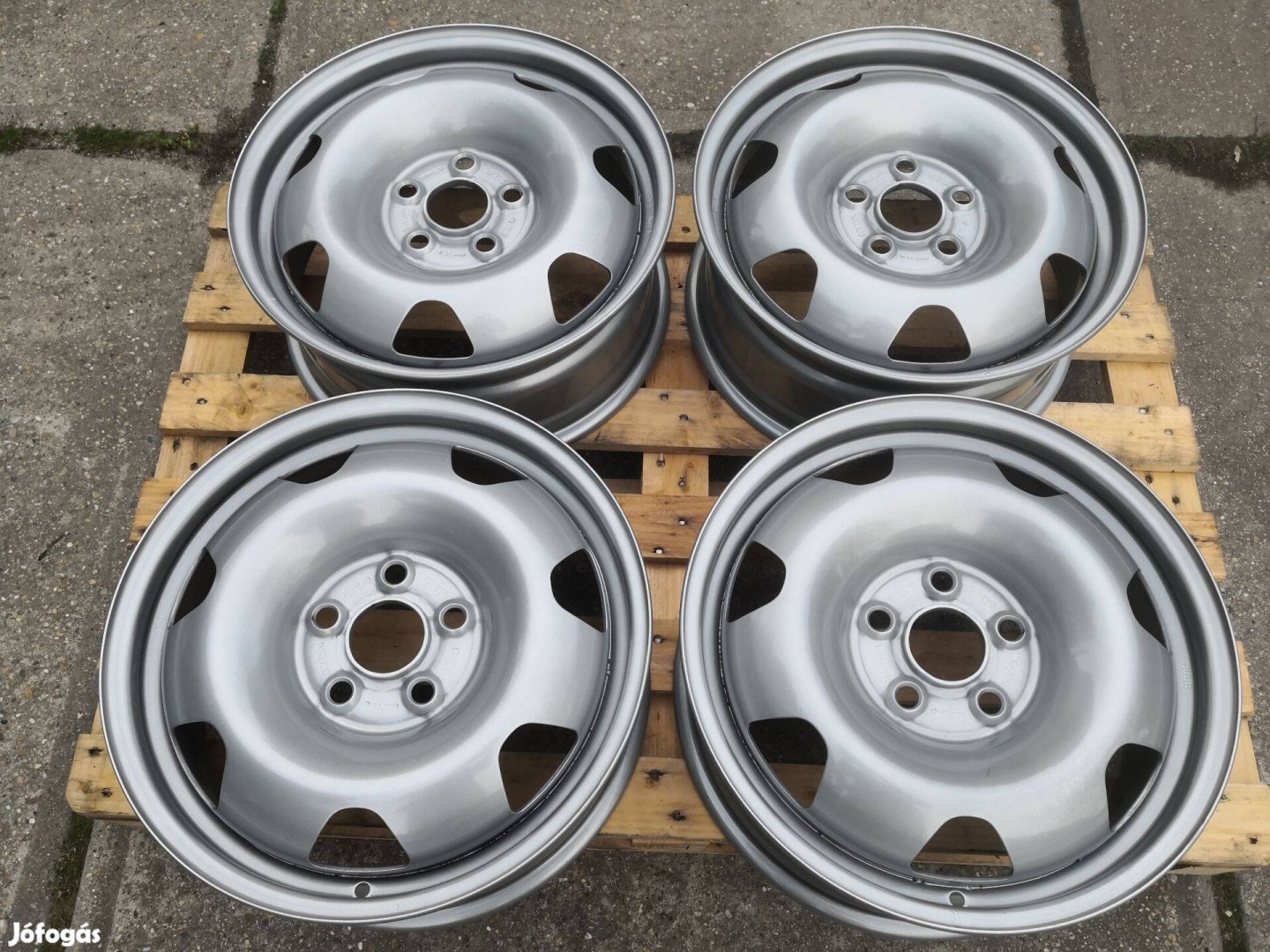 Volkswagen T5 - T6 17-es felújított acélfelni