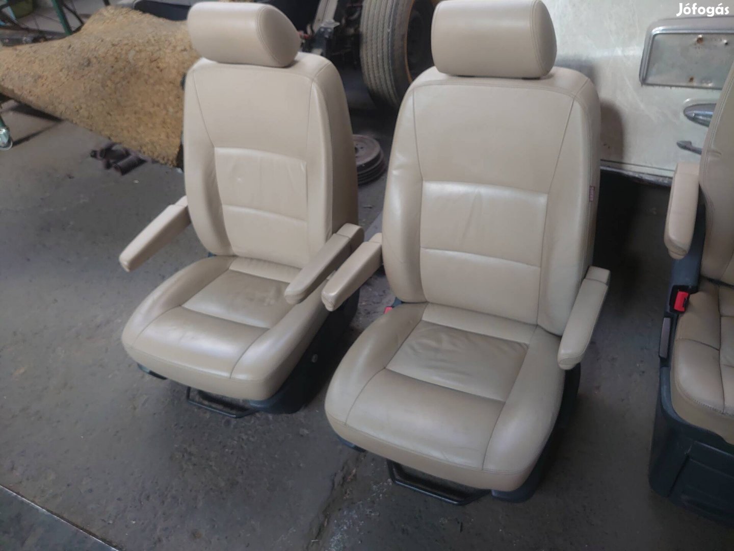 Volkswagen T5 első ülés pár 