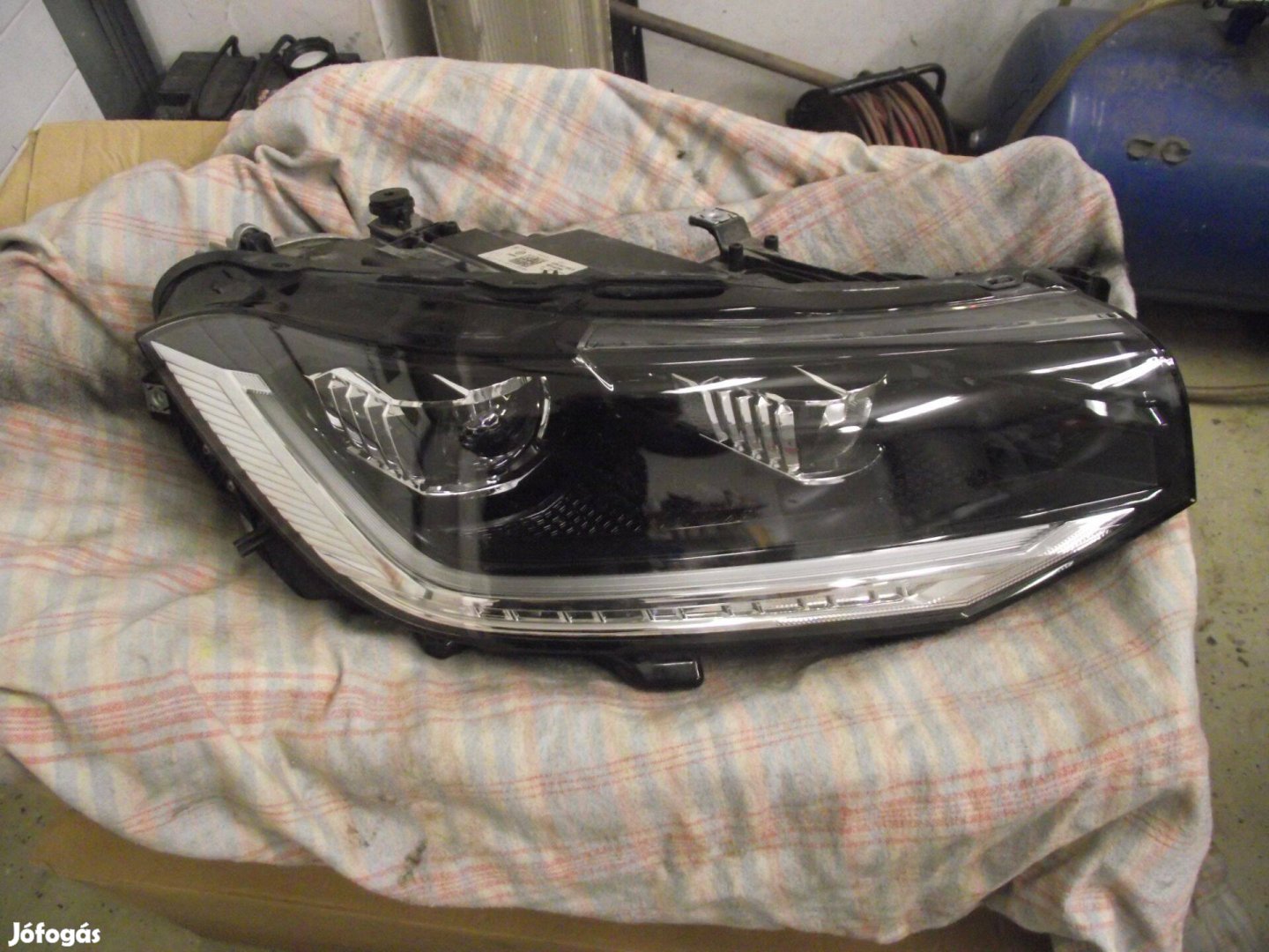 Volkswagen T-Cross jobb első LED fényszóró 2GM941036B 2GM941774B