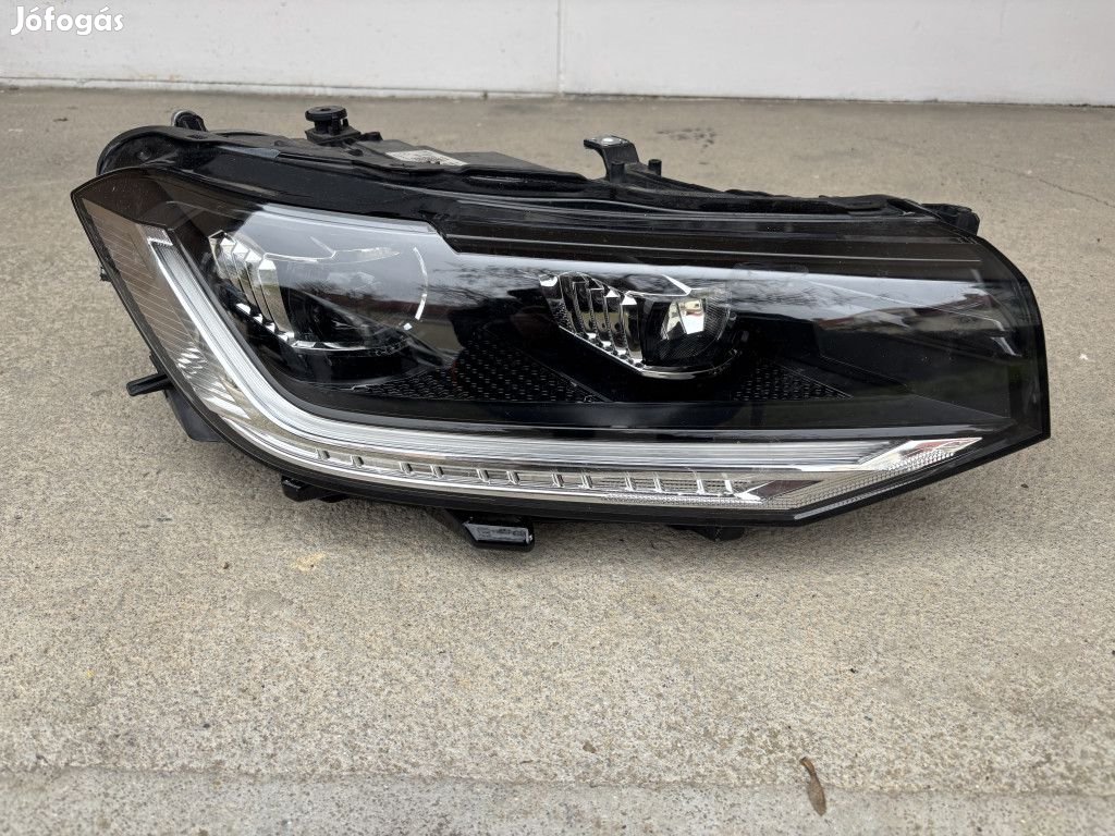 Volkswagen T-Cross jobb oldali fényszóró 2GM941036B