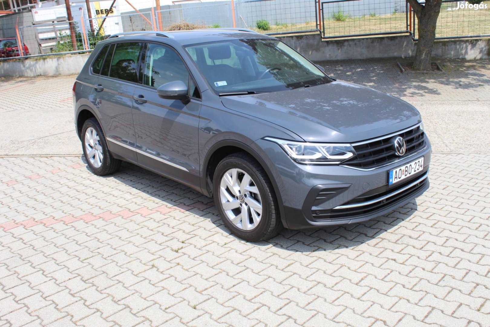 Volkswagen Tiguan 1.4 TSI Plug-In-Hybrid Elegan...