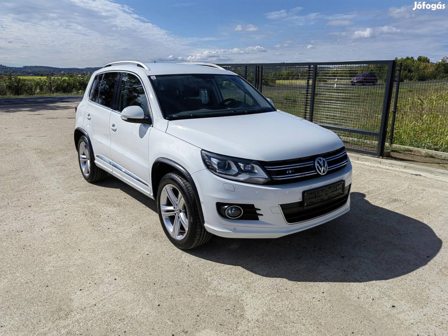 Volkswagen Tiguan 1.4 TSi Trend&Fun BMT R-LINE!...