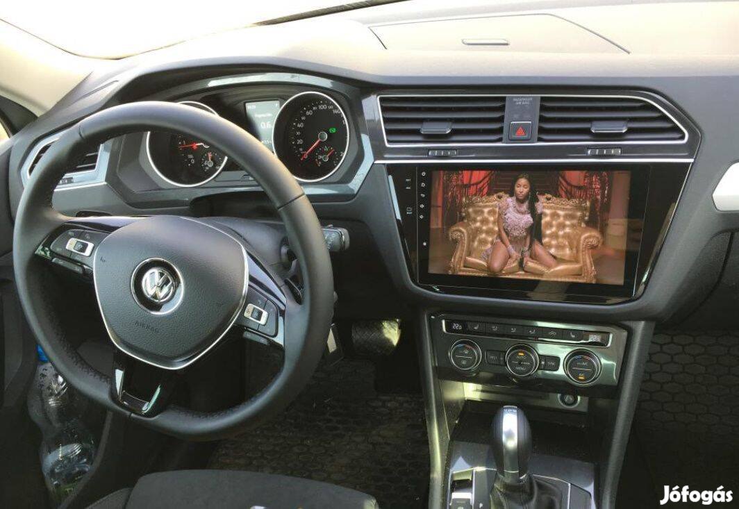 Volkswagen Tiguan Carplay Android GPS Rádió Tolatókamerával