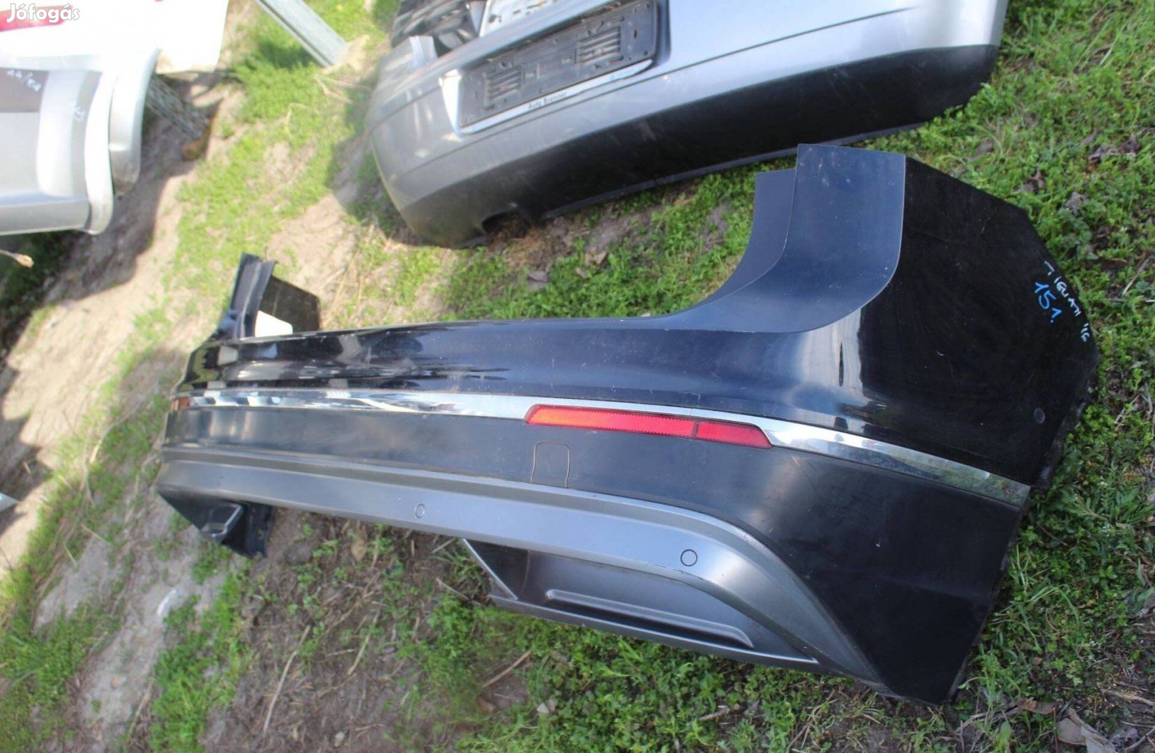 Volkswagen Tiguan II hátsó lökhárító (151)