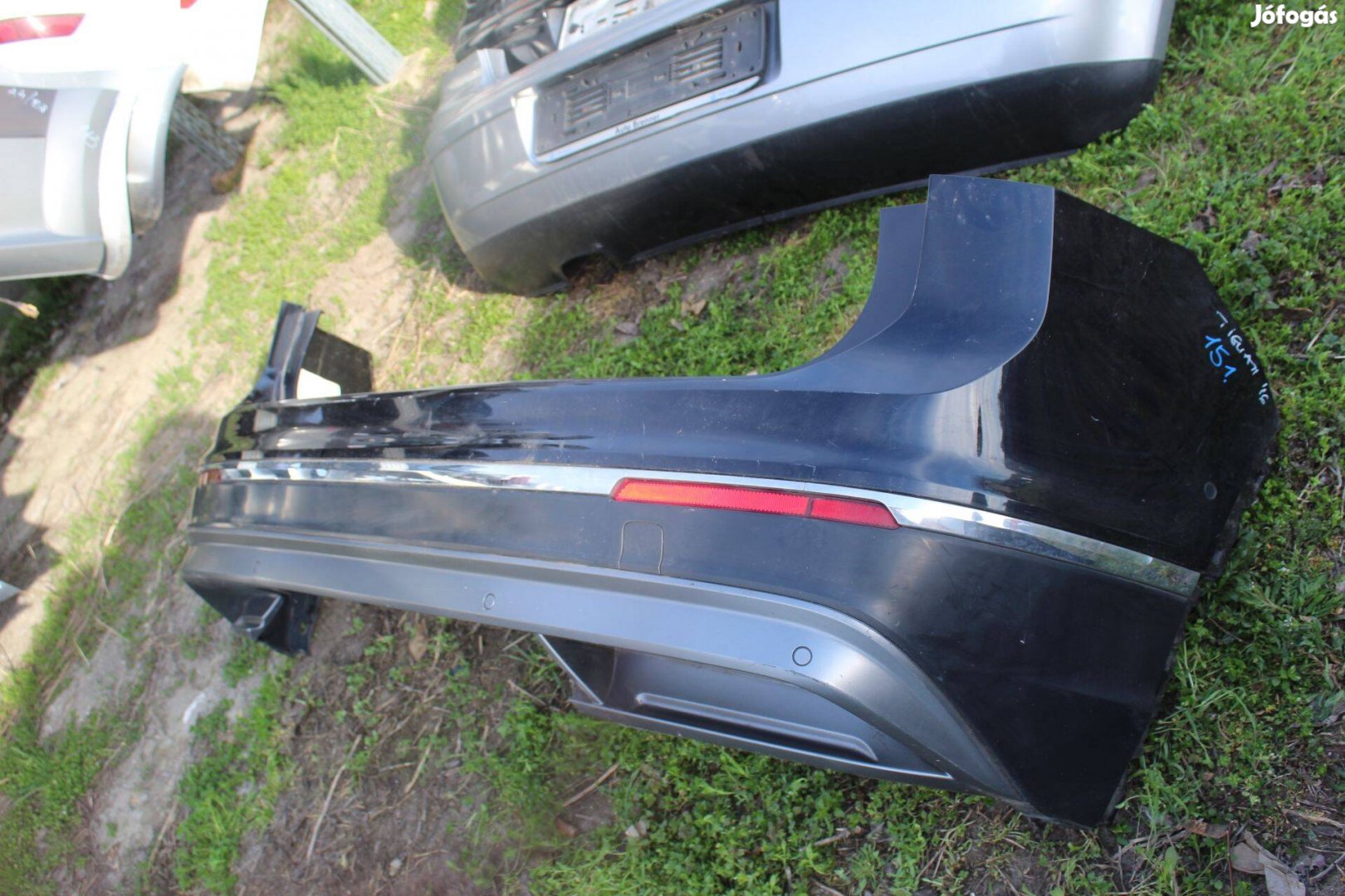 Volkswagen Tiguan II hátsó lökhárító (151)