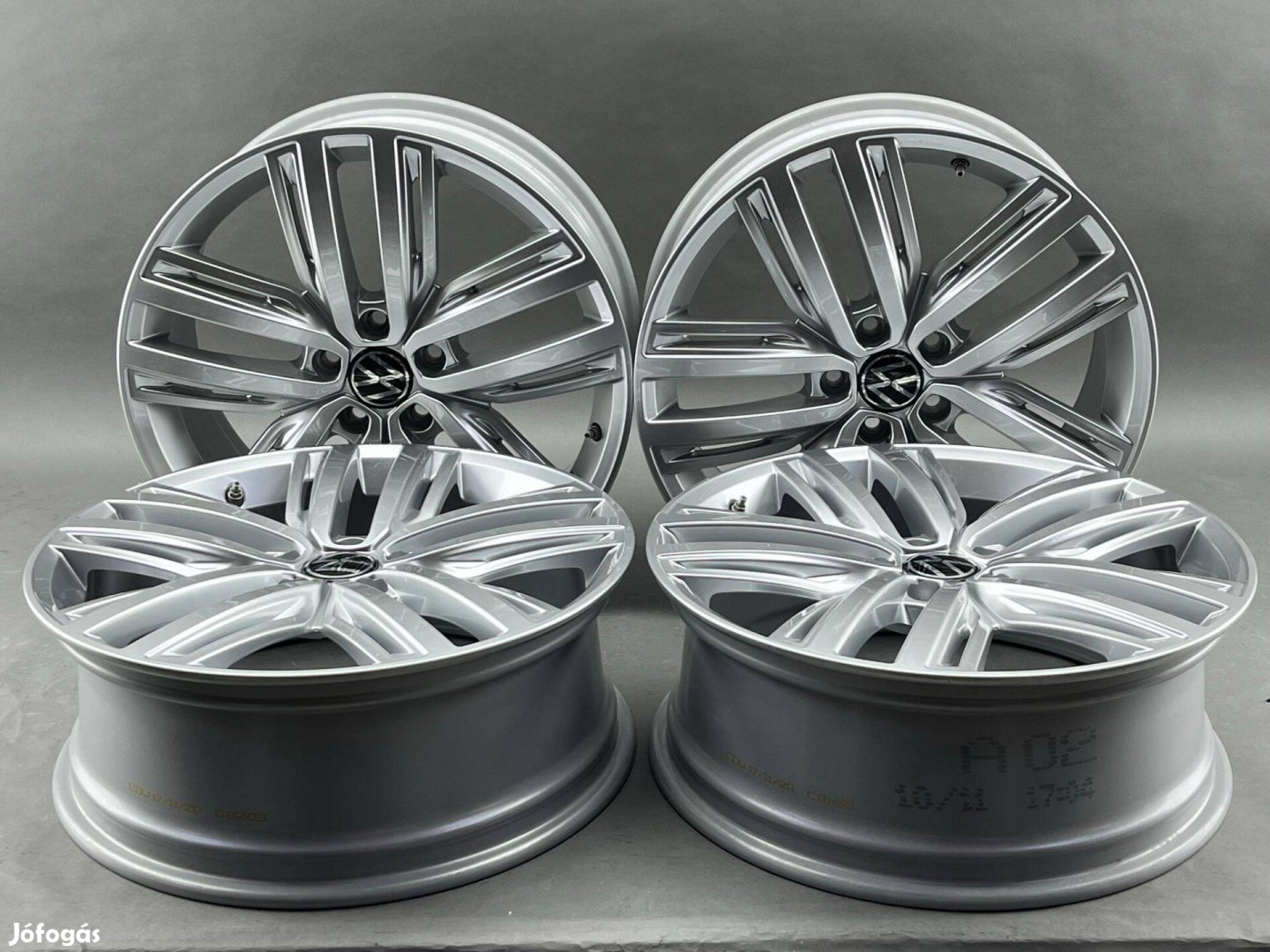 Volkswagen Tiguan R-line gyári 19" alufelni szett eladó Golf Passat is