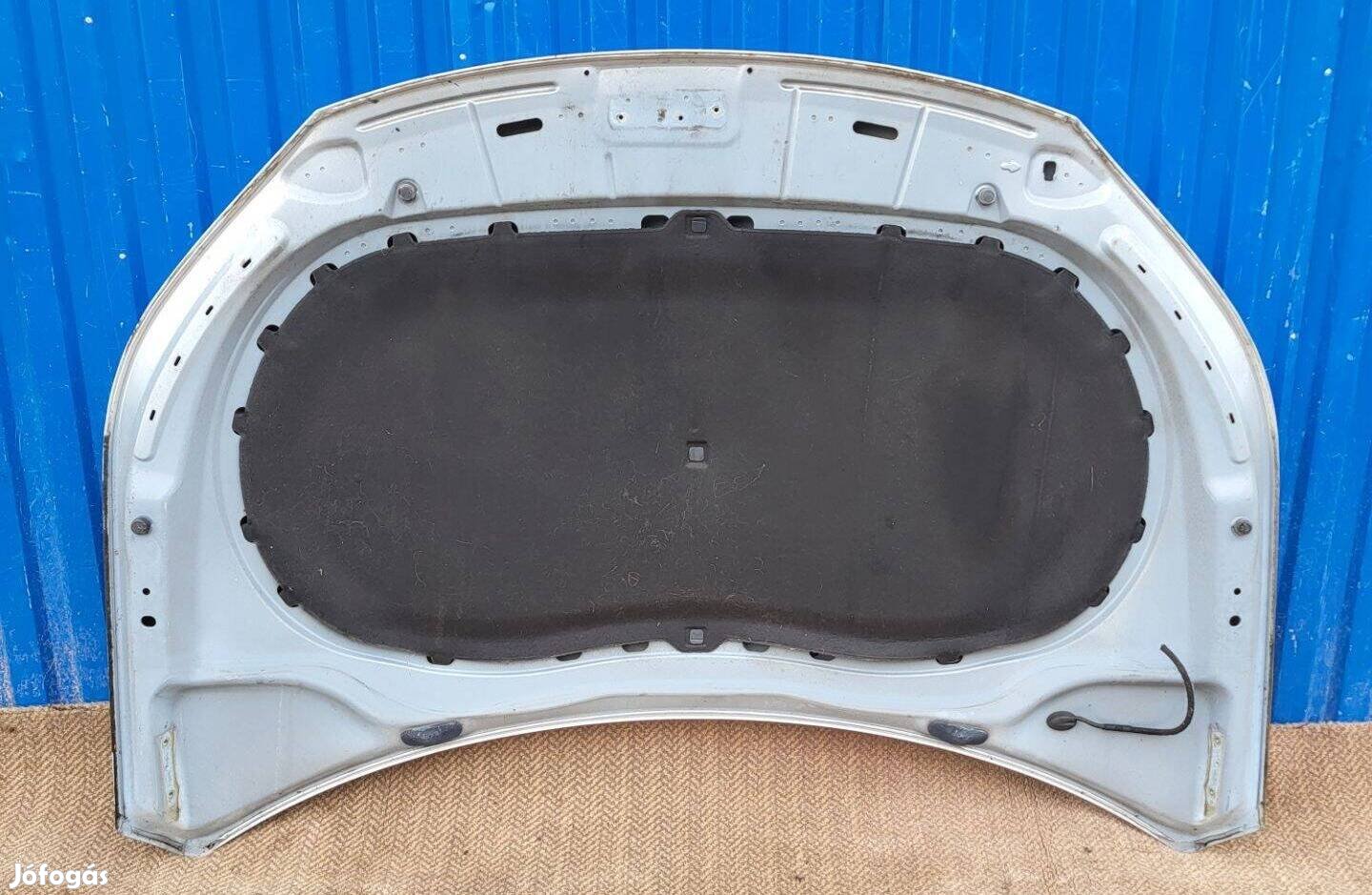 Volkswagen Tiguan gyári motorháztető szigetelés
