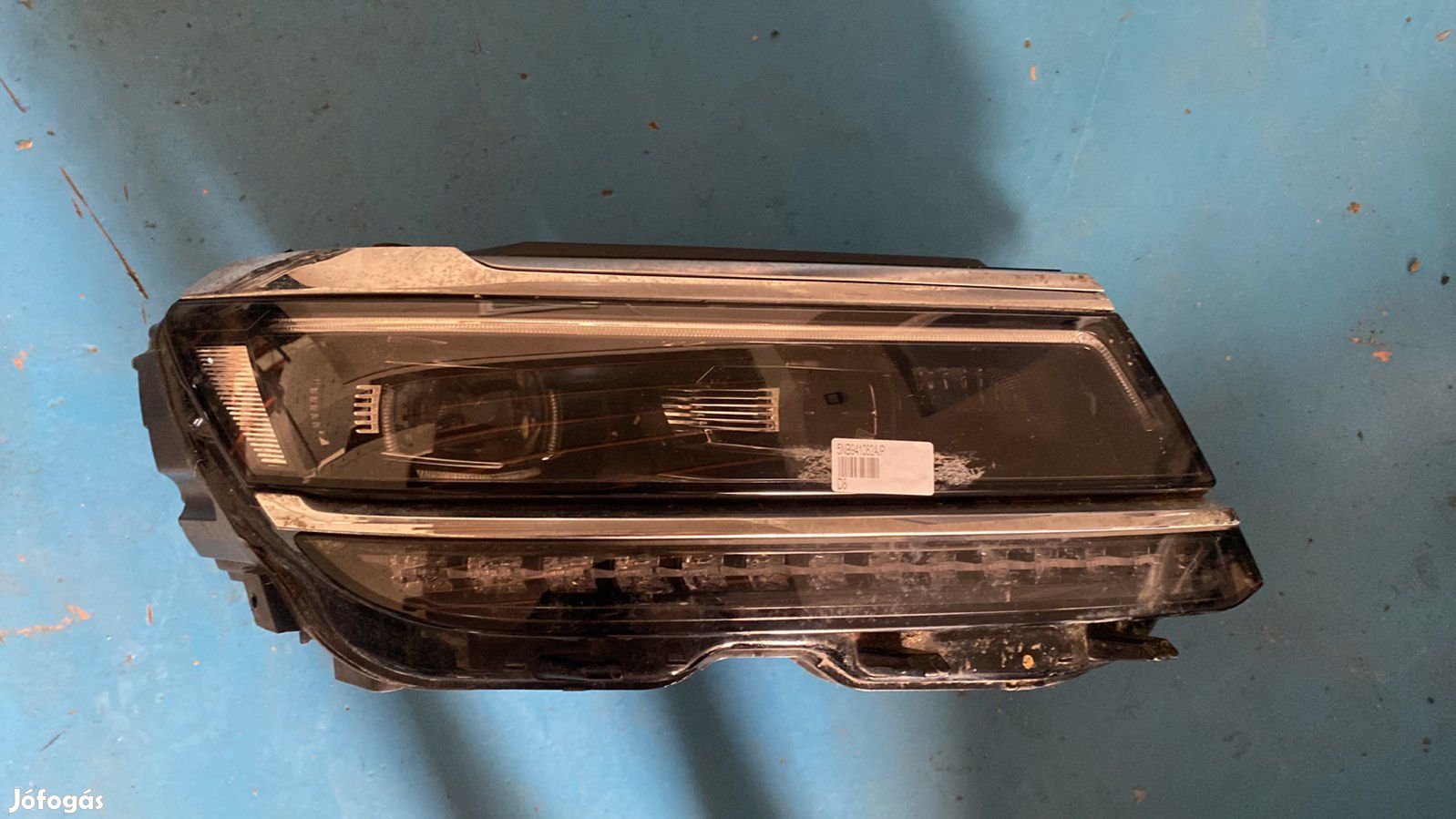 Volkswagen Tiguan jobb első fényszóró 5NB941082A eladó