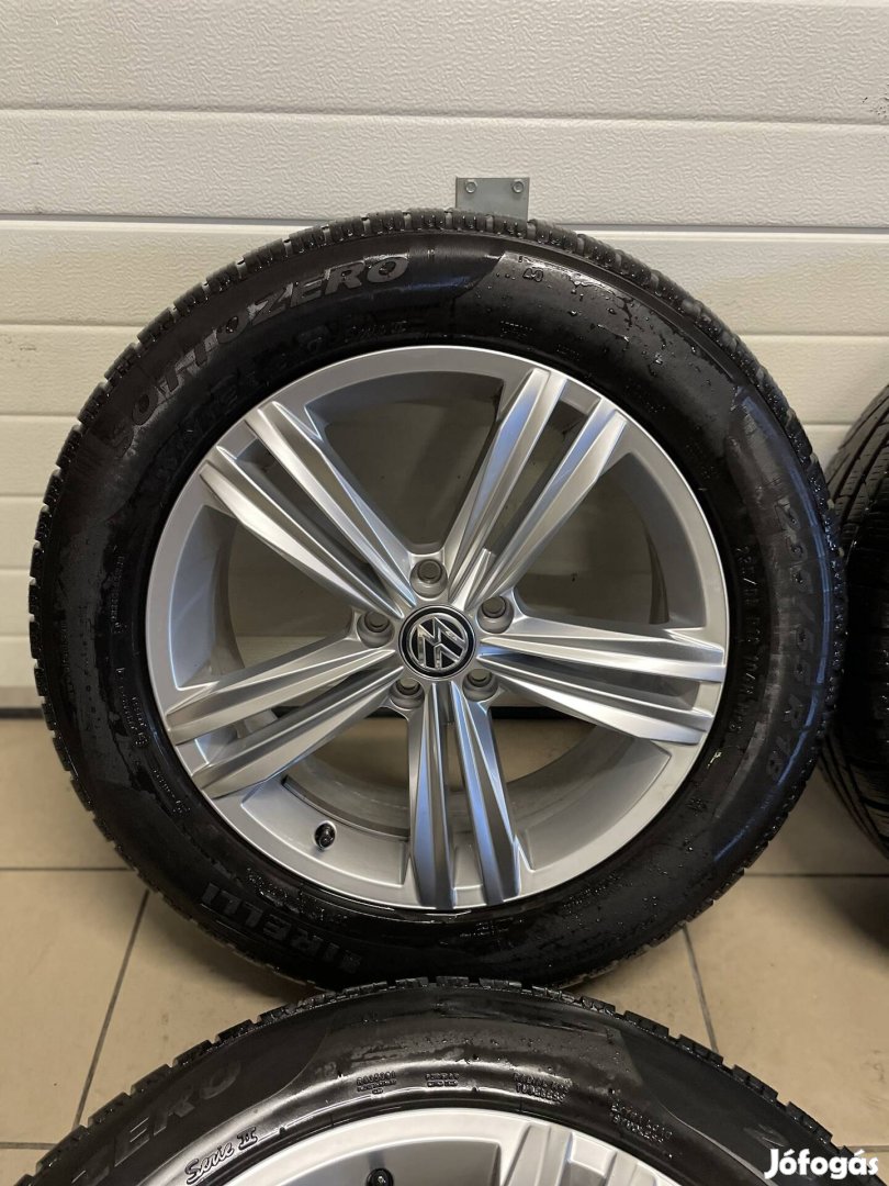 Volkswagen Tiquan gyari 18" teli felni