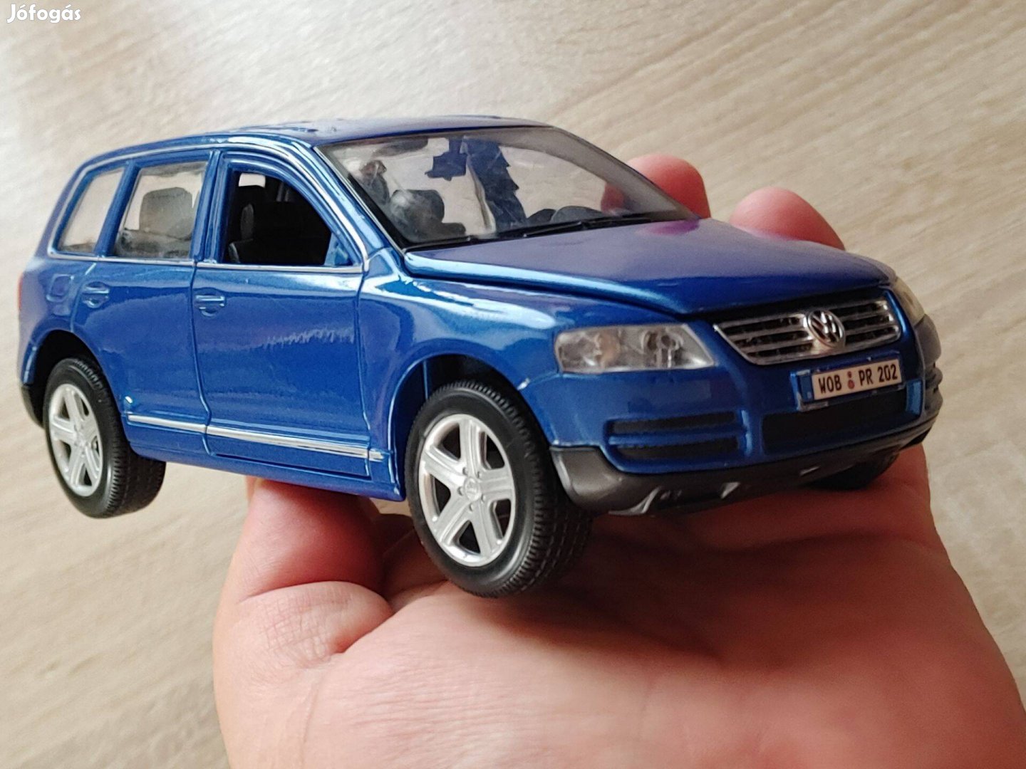 Volkswagen Touareg 1/24 modell autó