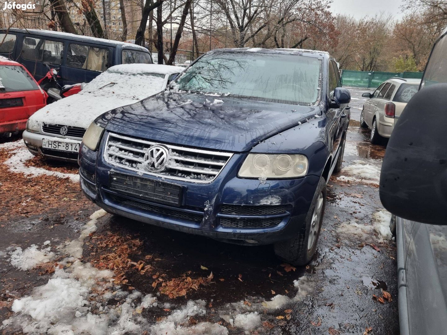 Volkswagen Touareg hűtőrács emblémával eladó