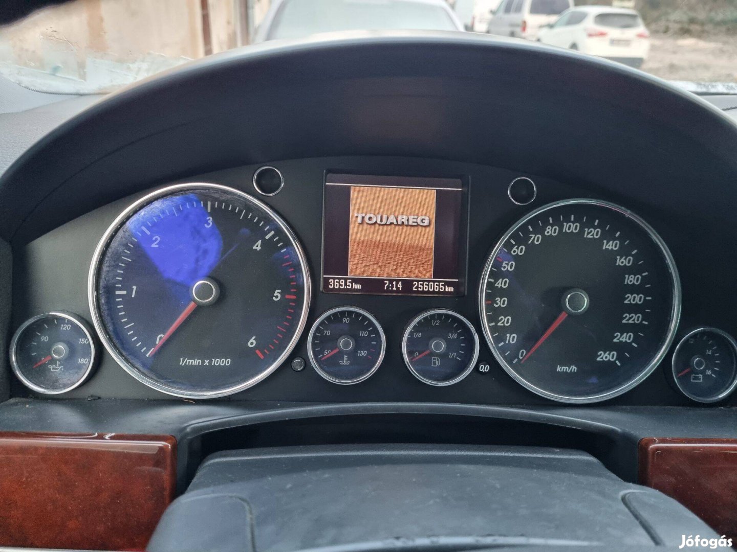 Volkswagen Touareg színes kilométer óra km óra